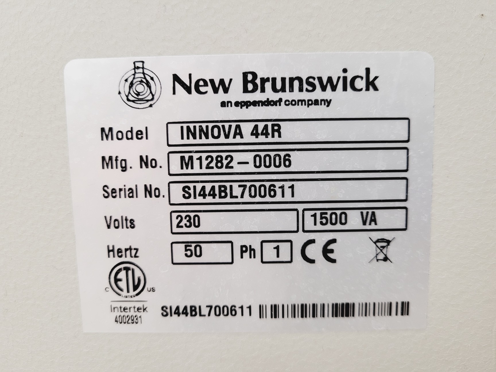 Image of New Brunswick Innova 44R Refrigerated Shaking Incubator Lab