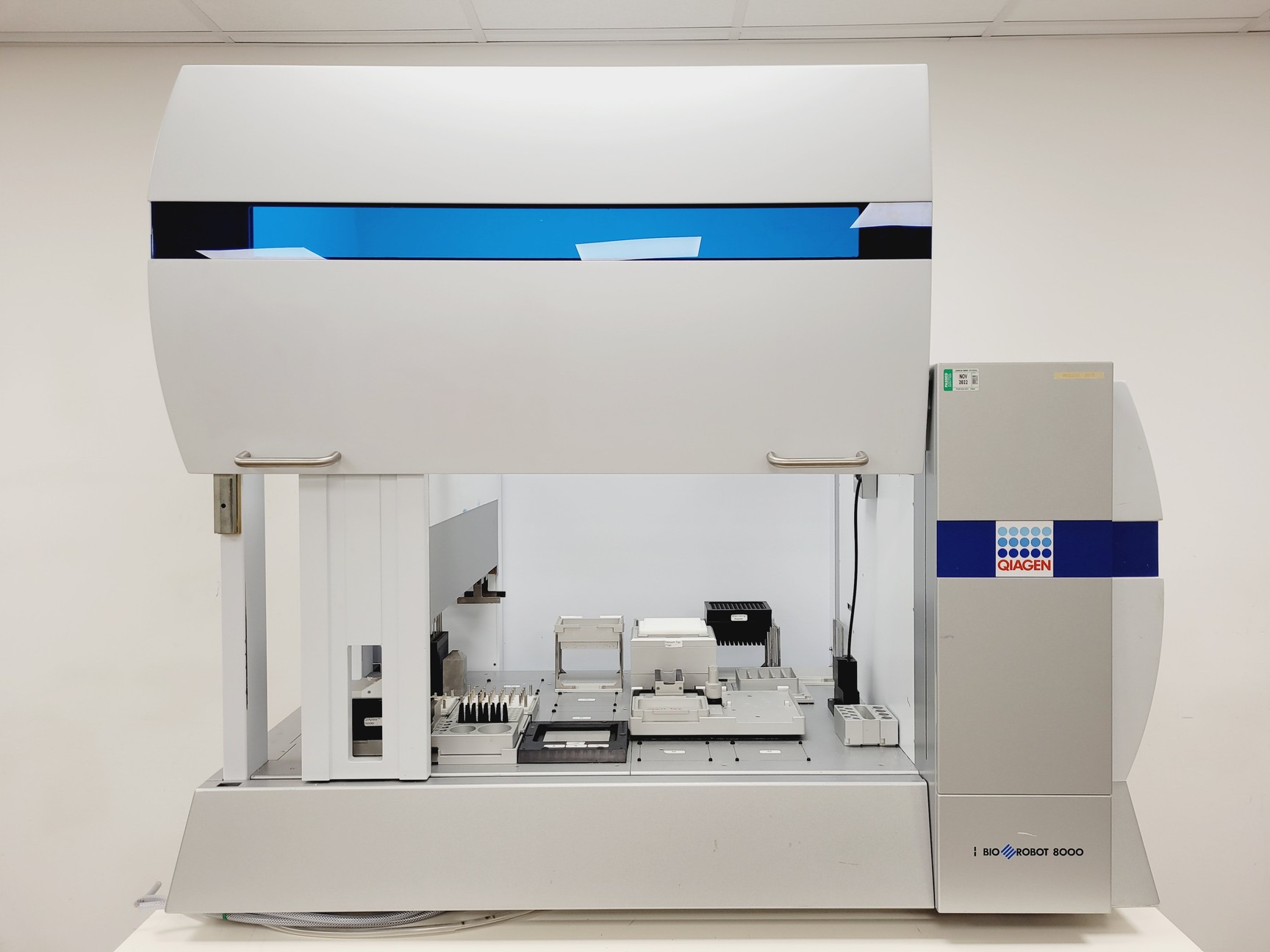 Image of Qiagen BioRobot 8000 Liquid Handling System 