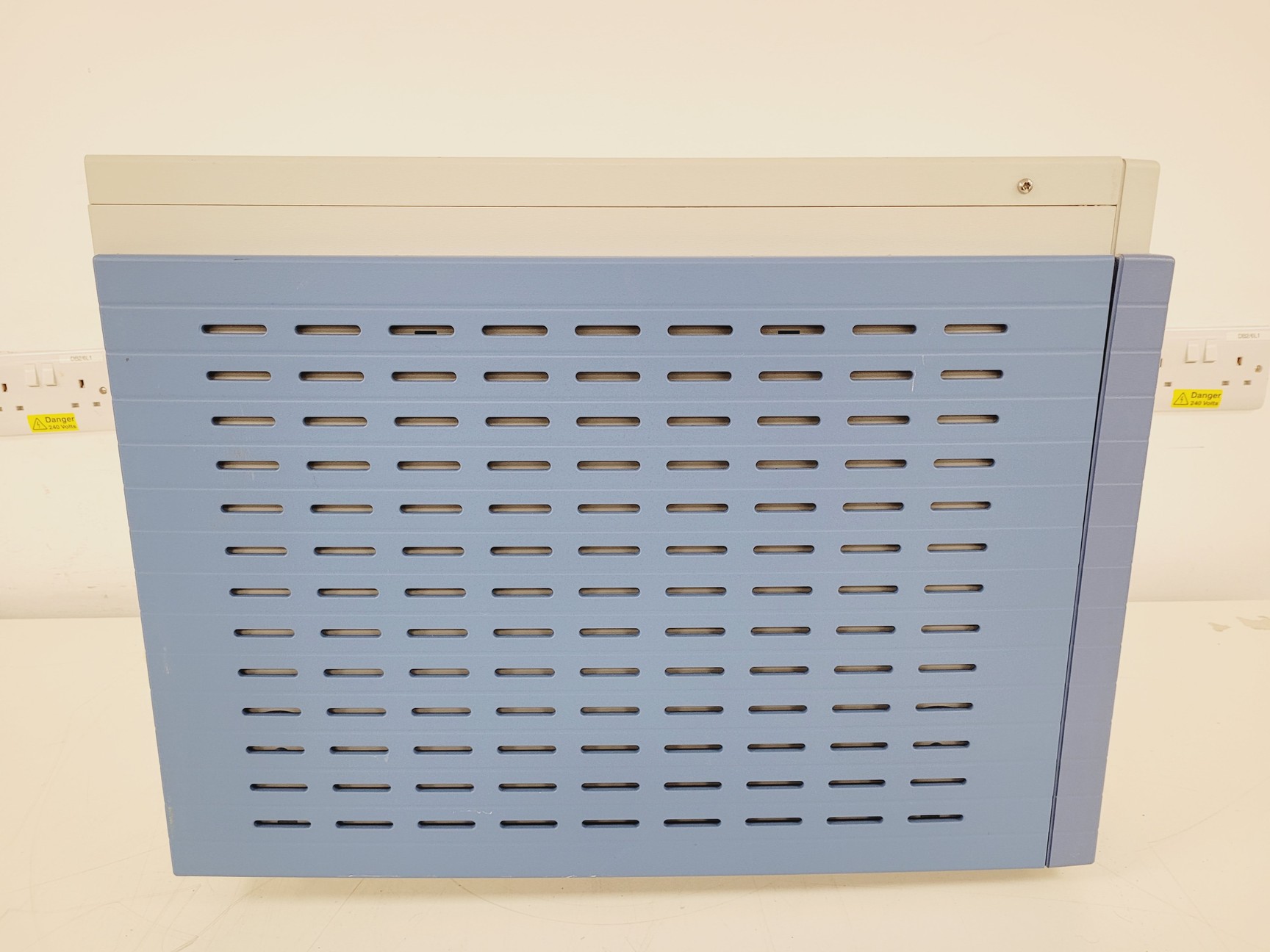Image of Thermo Scientific ISQ XP Power X9-2W2P2P5E5N-XB0137A Mass Spec Spares/Repair Lab