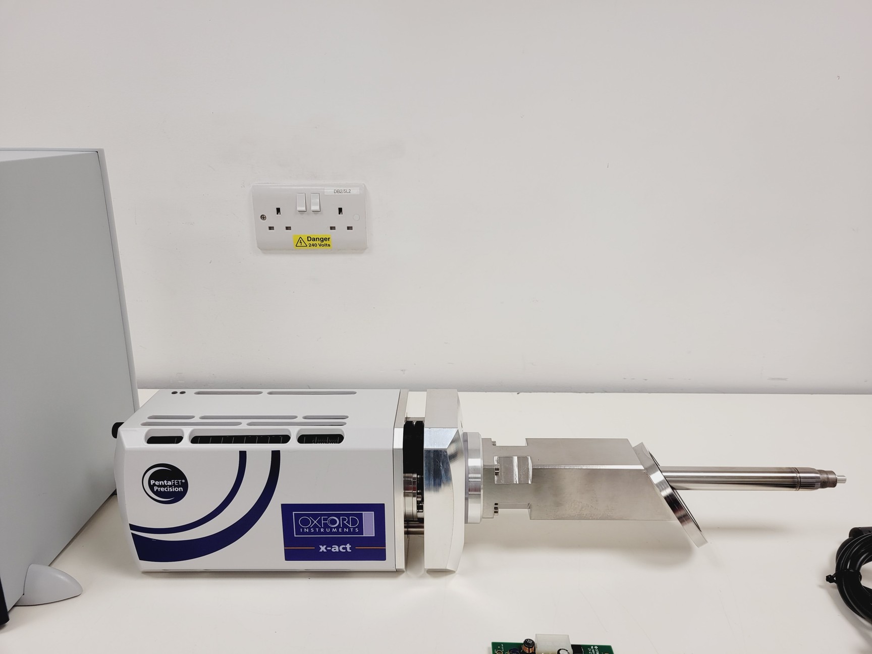 Image of Oxford Instruments INCAx-Act Energy Dispersive ED Spectrometer System Parts Lab