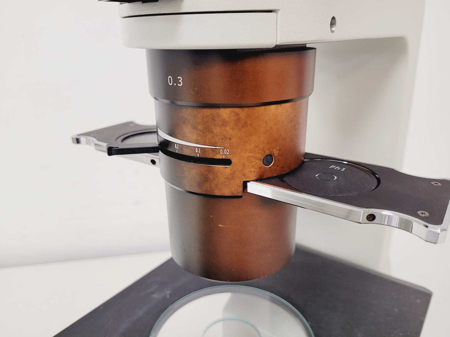 Image of Motic AE2000 Microscope w/ 4 x Objectives LWD, PLAN, Ph1 4x 10x 20x 40x Lab