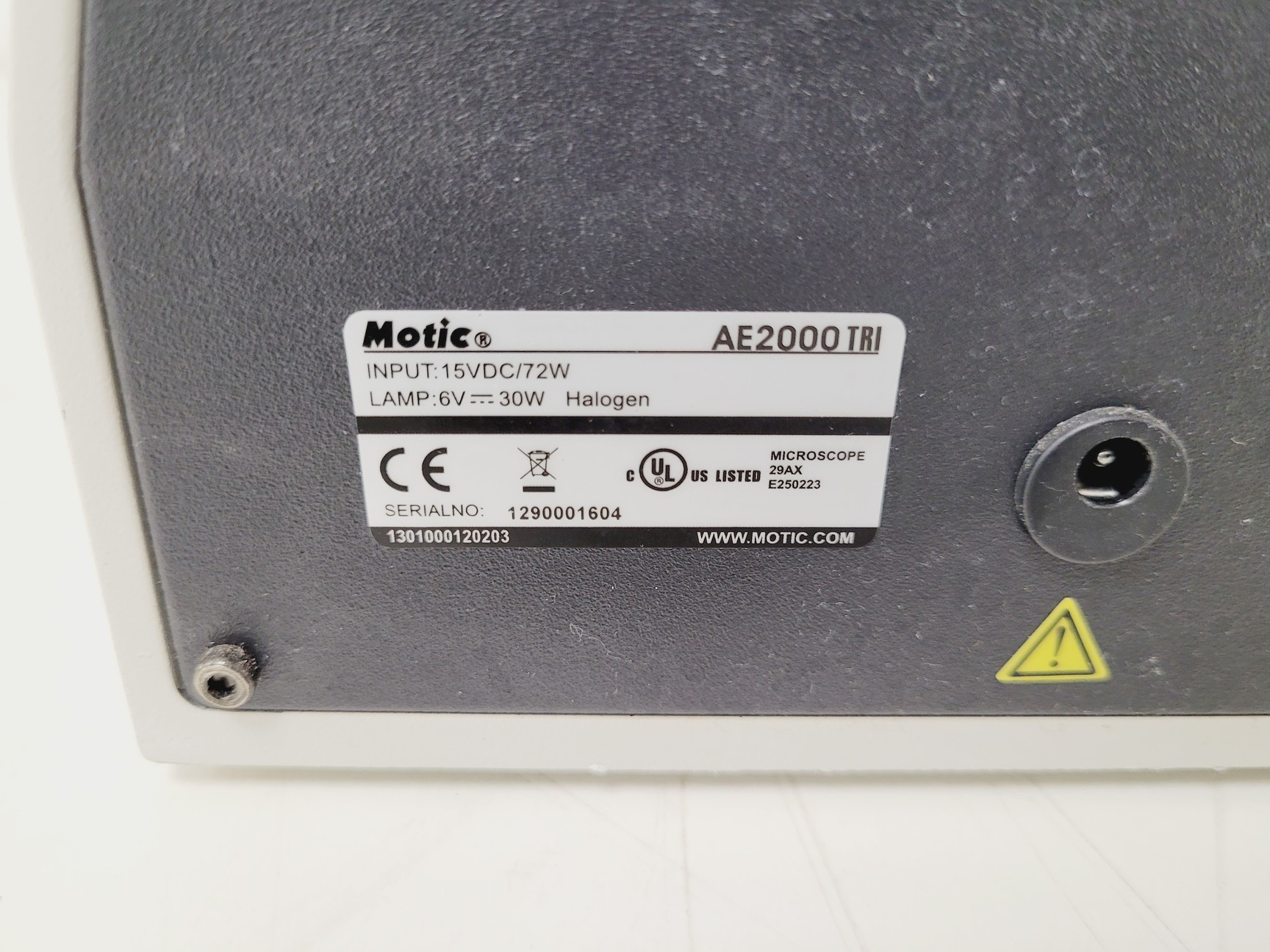 Image of Motic AE2000 Microscope w/ 4 x Objectives LWD, PLAN, Ph1 4x 10x 20x 40x Lab