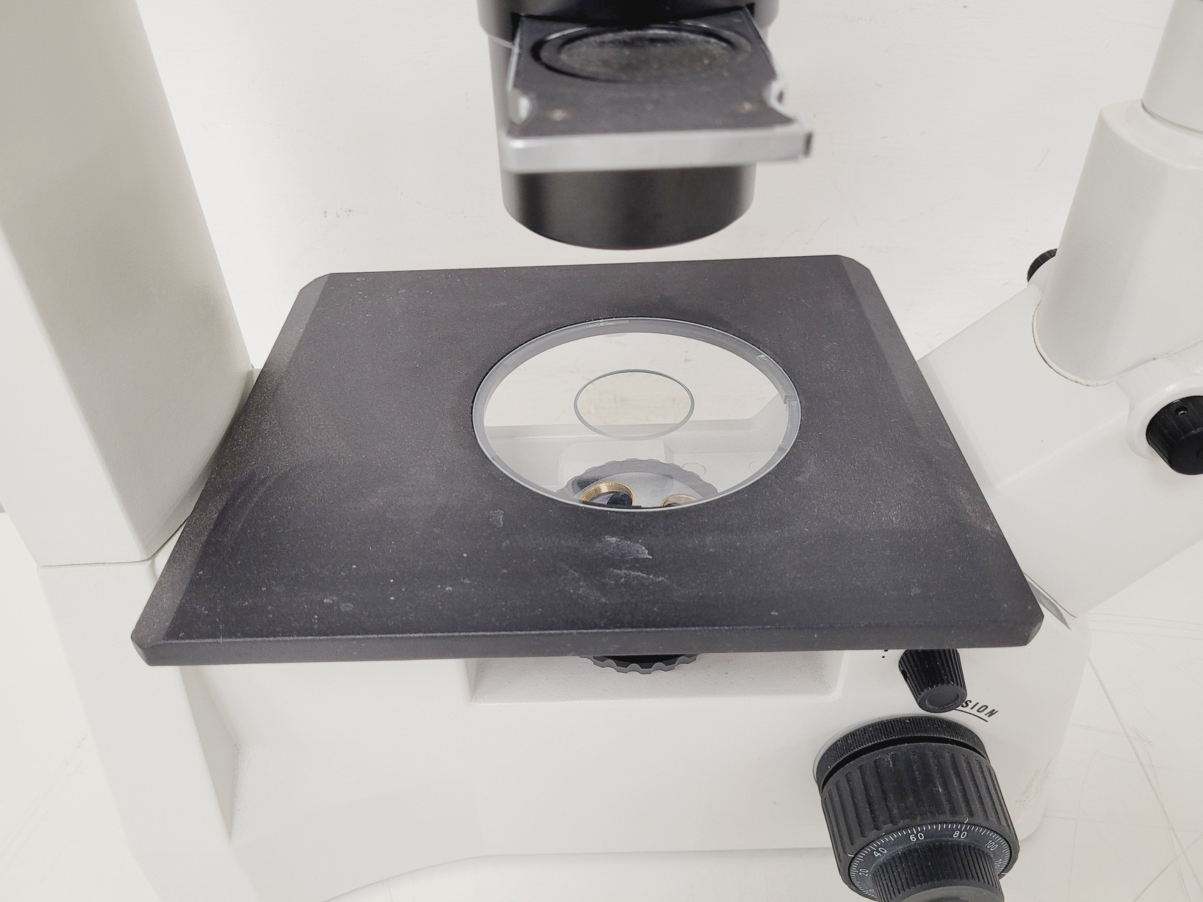 Image of Motic AE2000 Microscope w/ 4 x Objectives LWD, PLAN, Ph1 4x 10x 20x 40x Lab