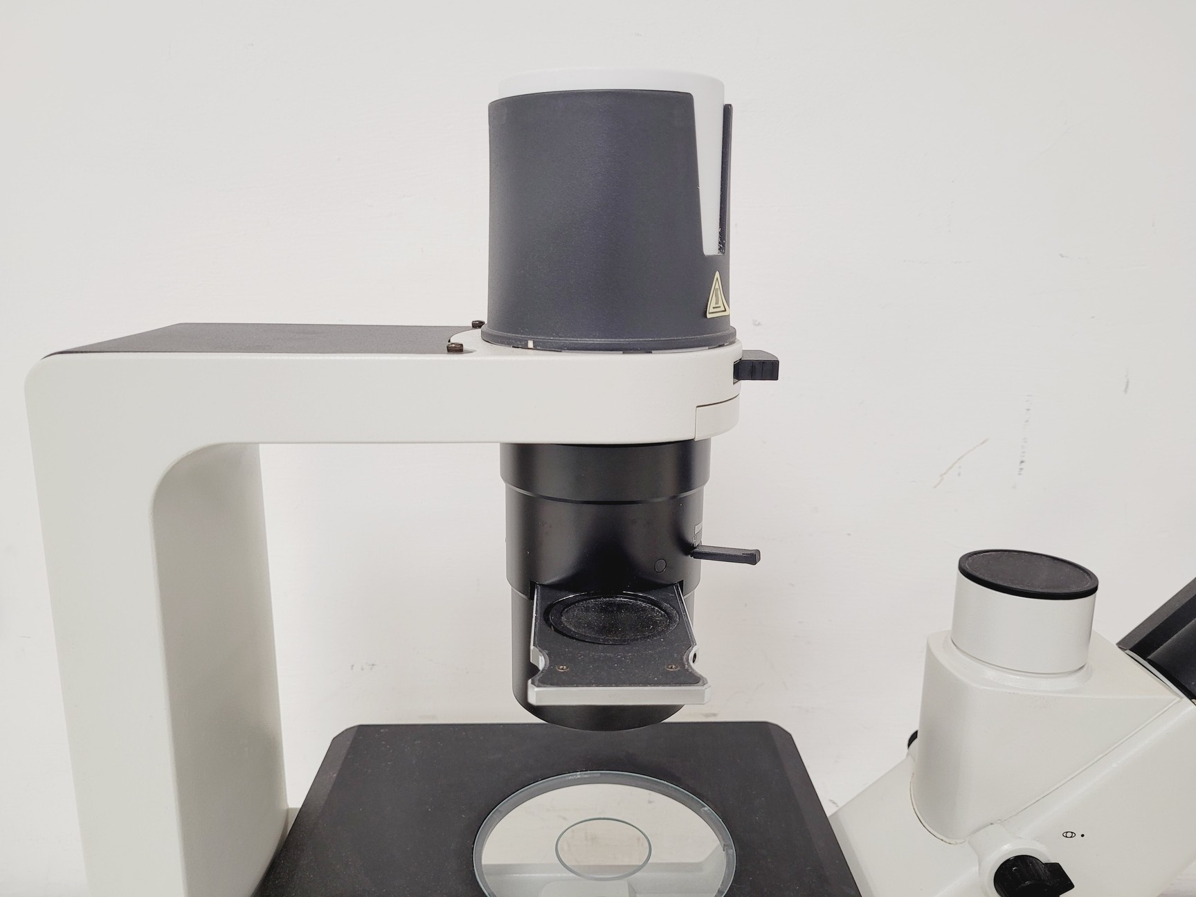 Image of Motic AE2000 Microscope w/ 4 x Objectives LWD, PLAN, Ph1 4x 10x 20x 40x Lab
