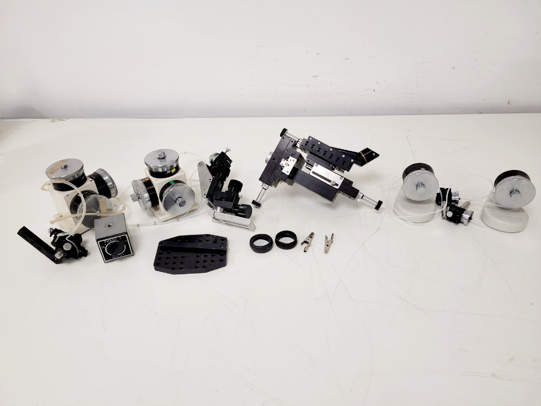 Image of Narishige Model-M0-203, MMW-23 Micromanipulator Parts Lab