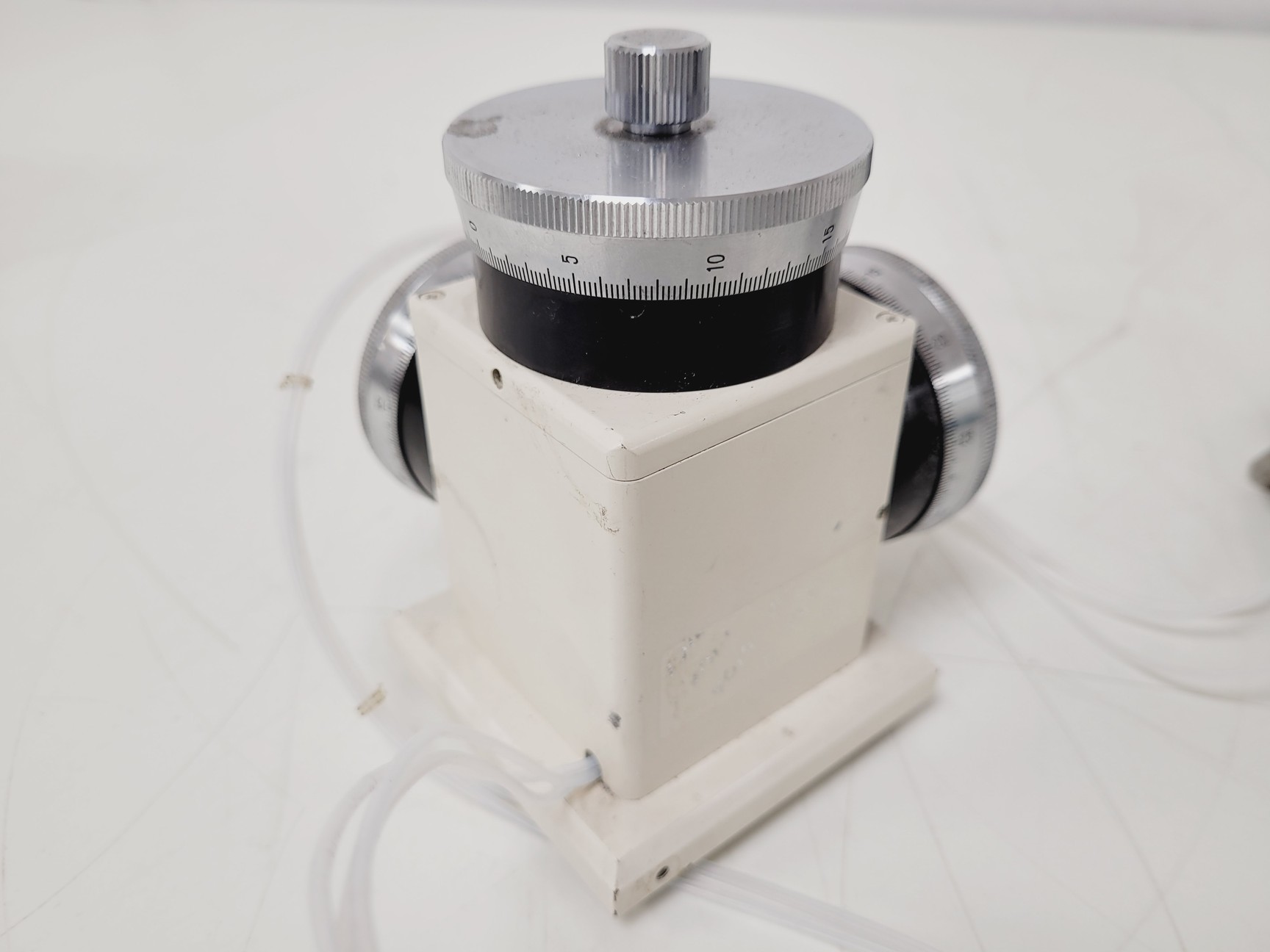 Image of Narishige Model-M0-203, MMW-23 Micromanipulator Parts Lab