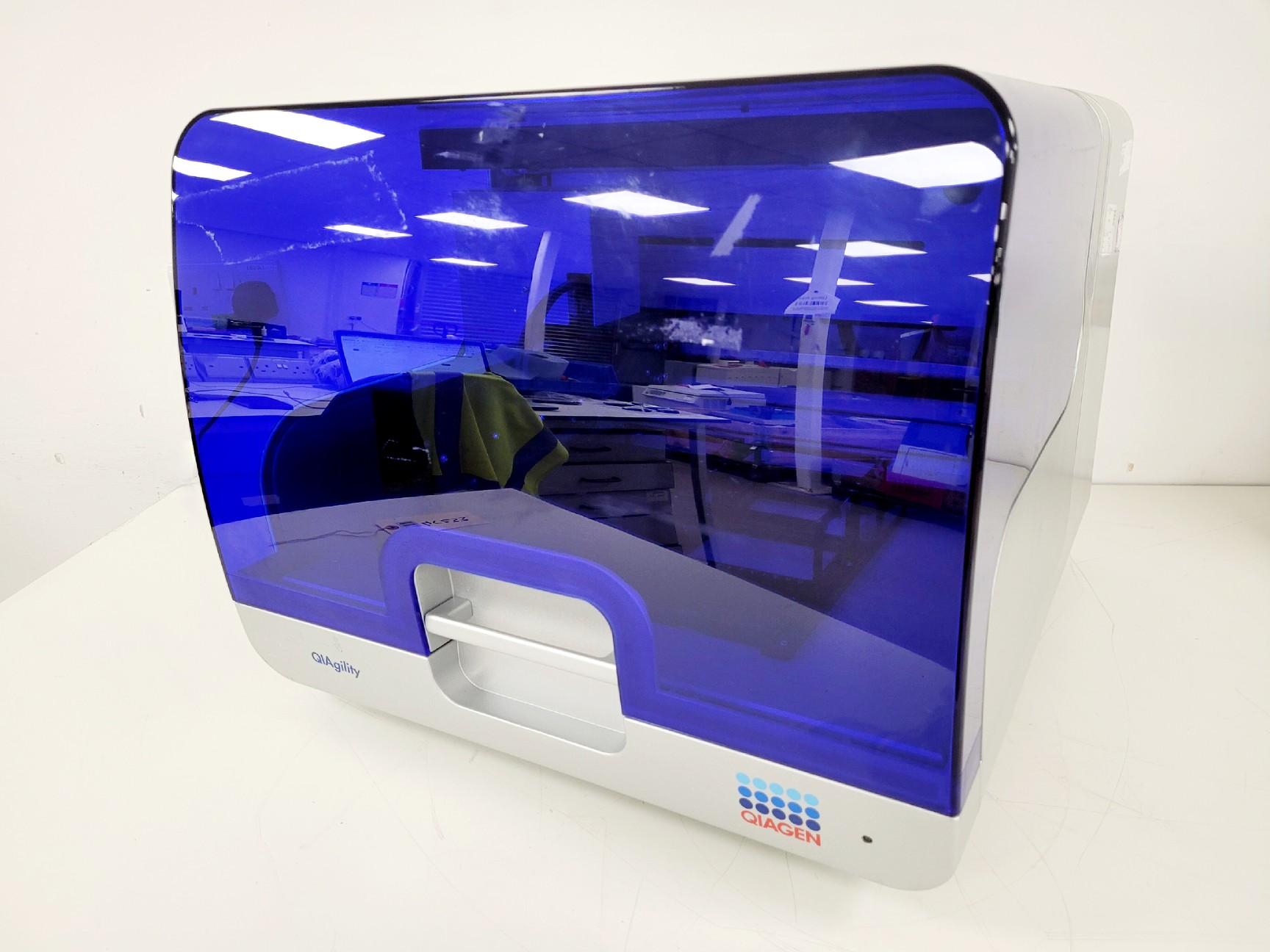 Image of Qiagen QIAgility Automated PCR Prep System Lab