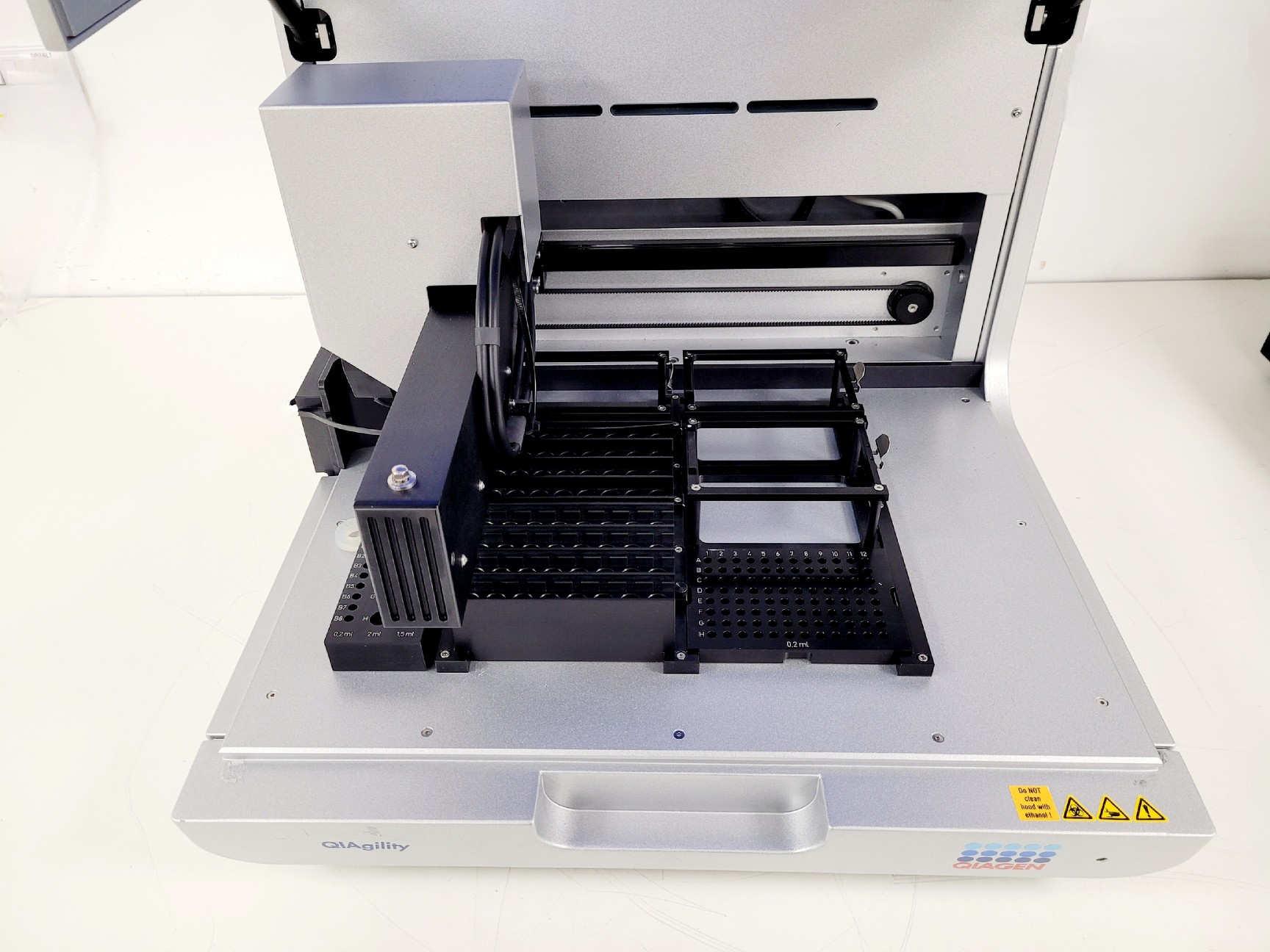 Image of Qiagen QIAgility Automated PCR Prep System Lab