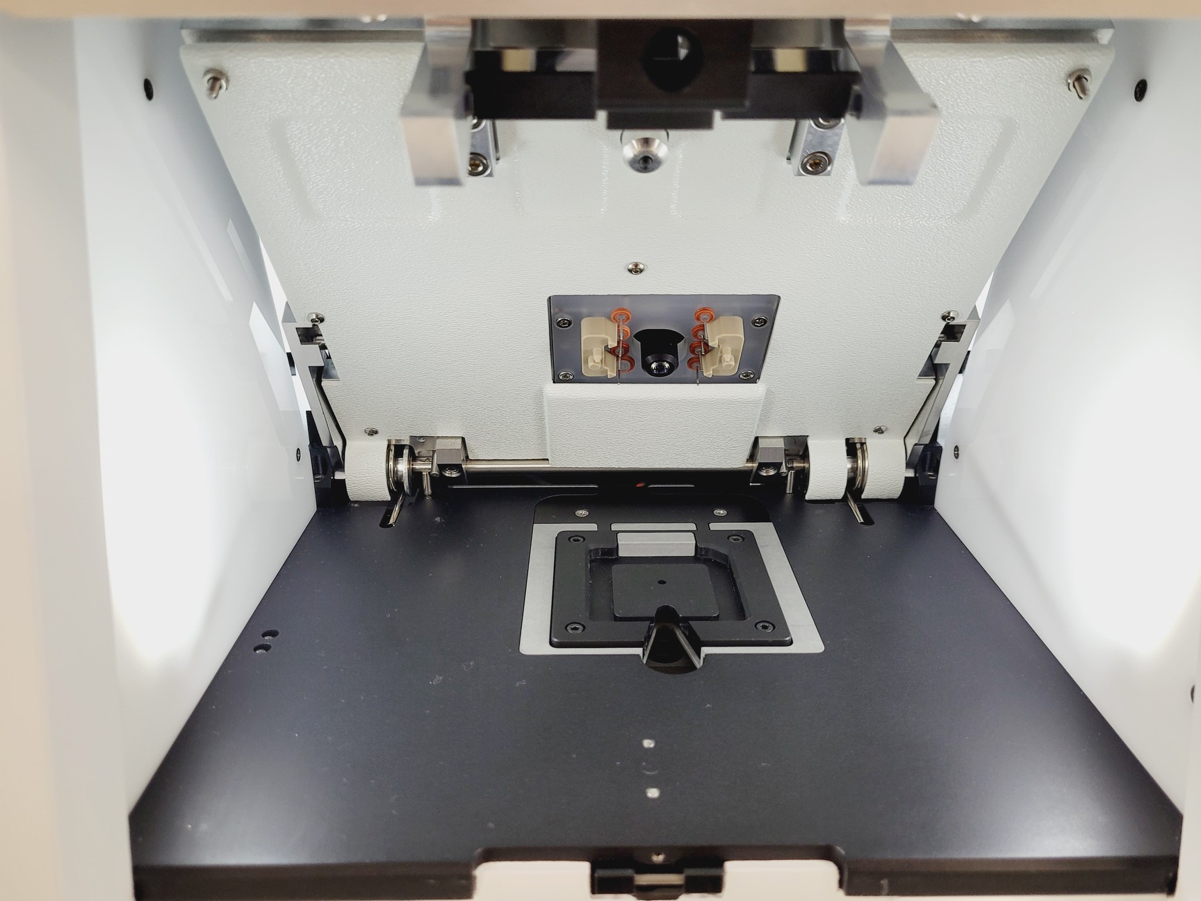 Image of Perkin Elmer Model LabChip GX Touch HT Automated Bioanalysis System w/ 