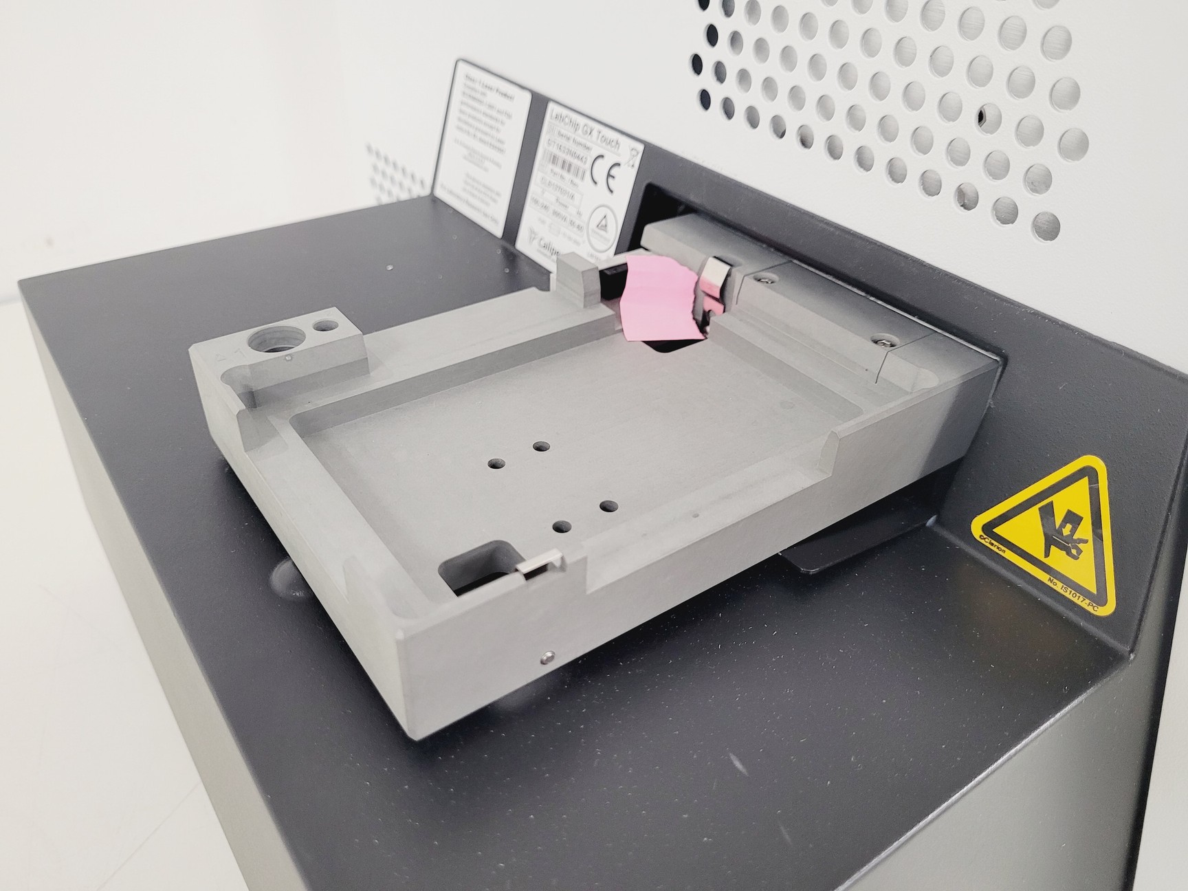 Image of Perkin Elmer Mo. LabChip GX Touch HT Automated Bioanalysis System 