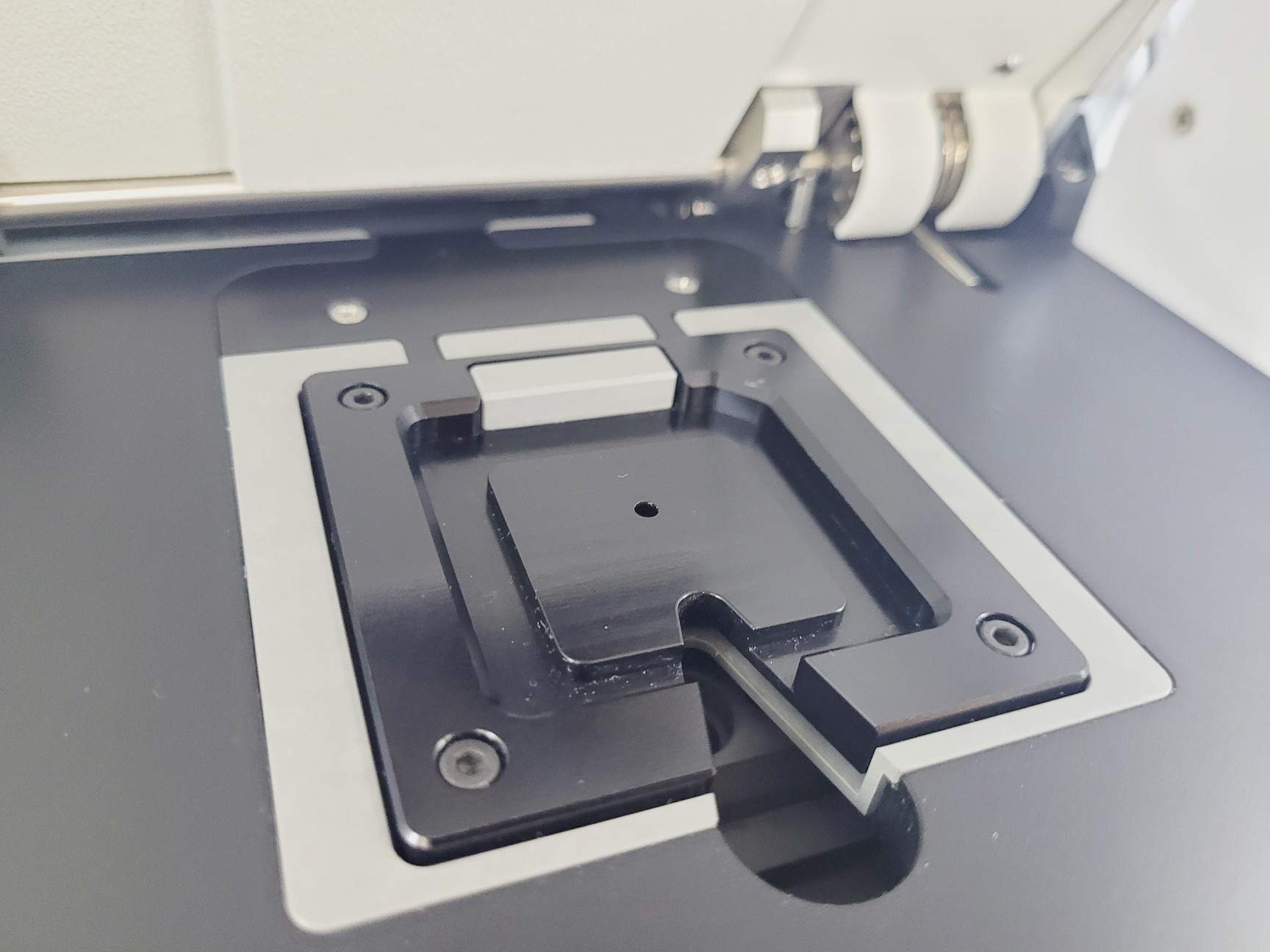 Image of Perkin Elmer Type LabChip GX Touch HT Automated Bioanalysis System 