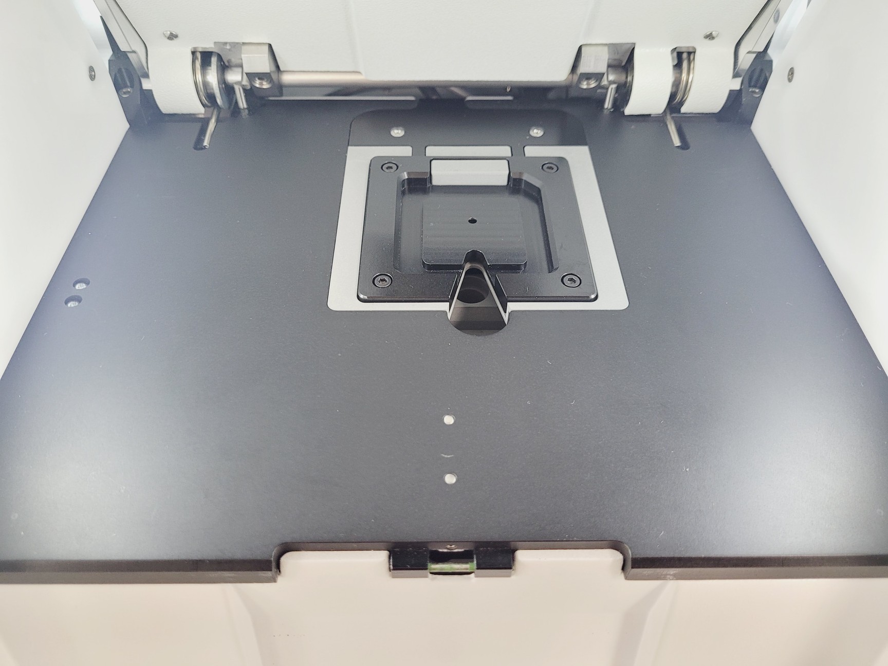 Image of Perkin Elmer Model No. LabChip GX Touch HT Automated Bioanalysis System 