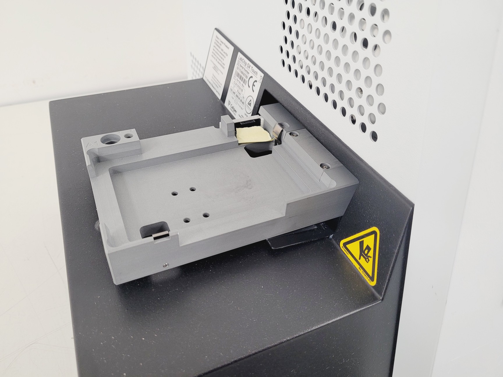 Image of Perkin Elmer Model No. LabChip GX Touch HT Automated Bioanalysis System 