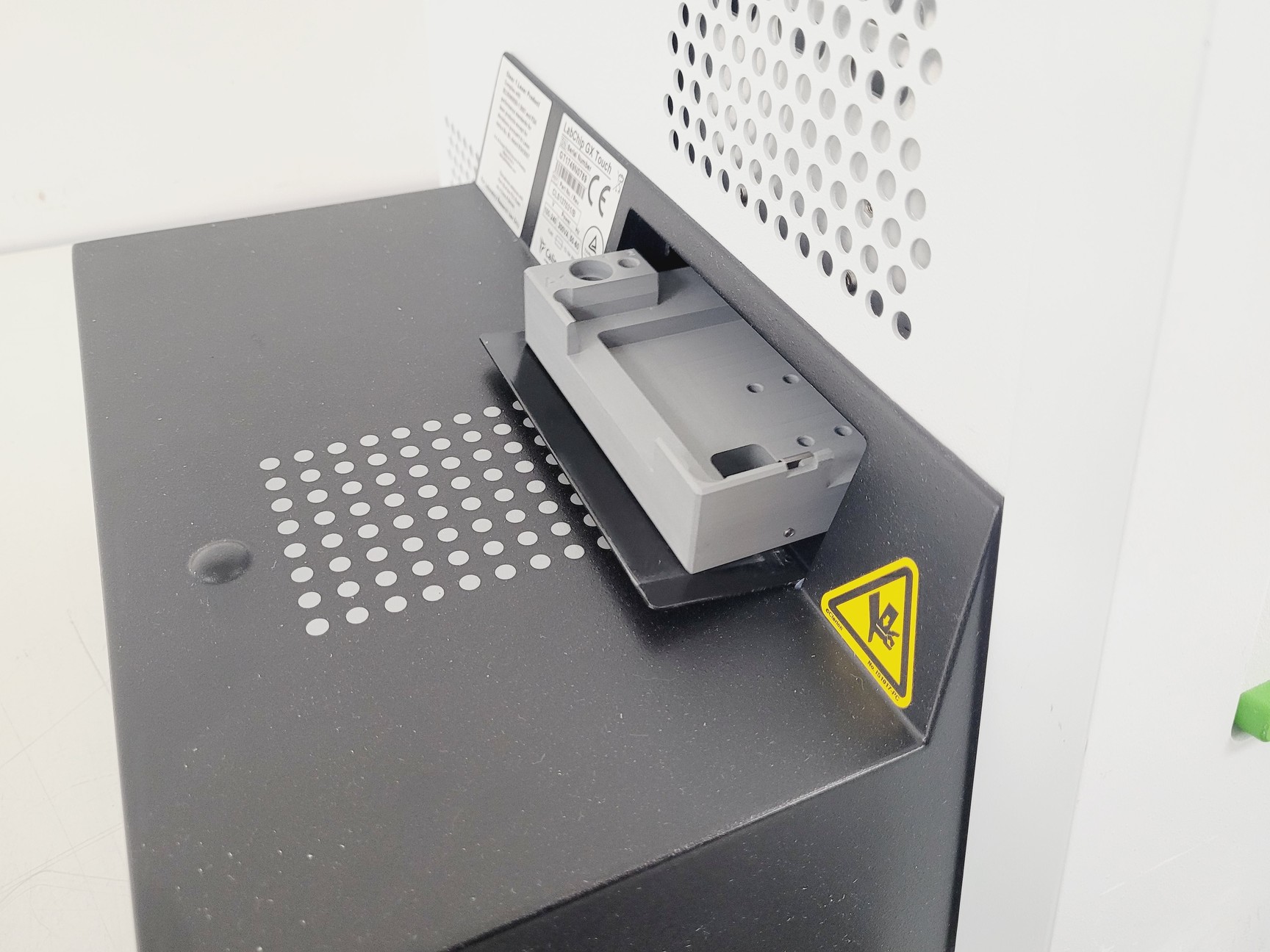 Image of Perkin Elmer Model No. LabChip GX Touch HT Automated Bioanalysis System 