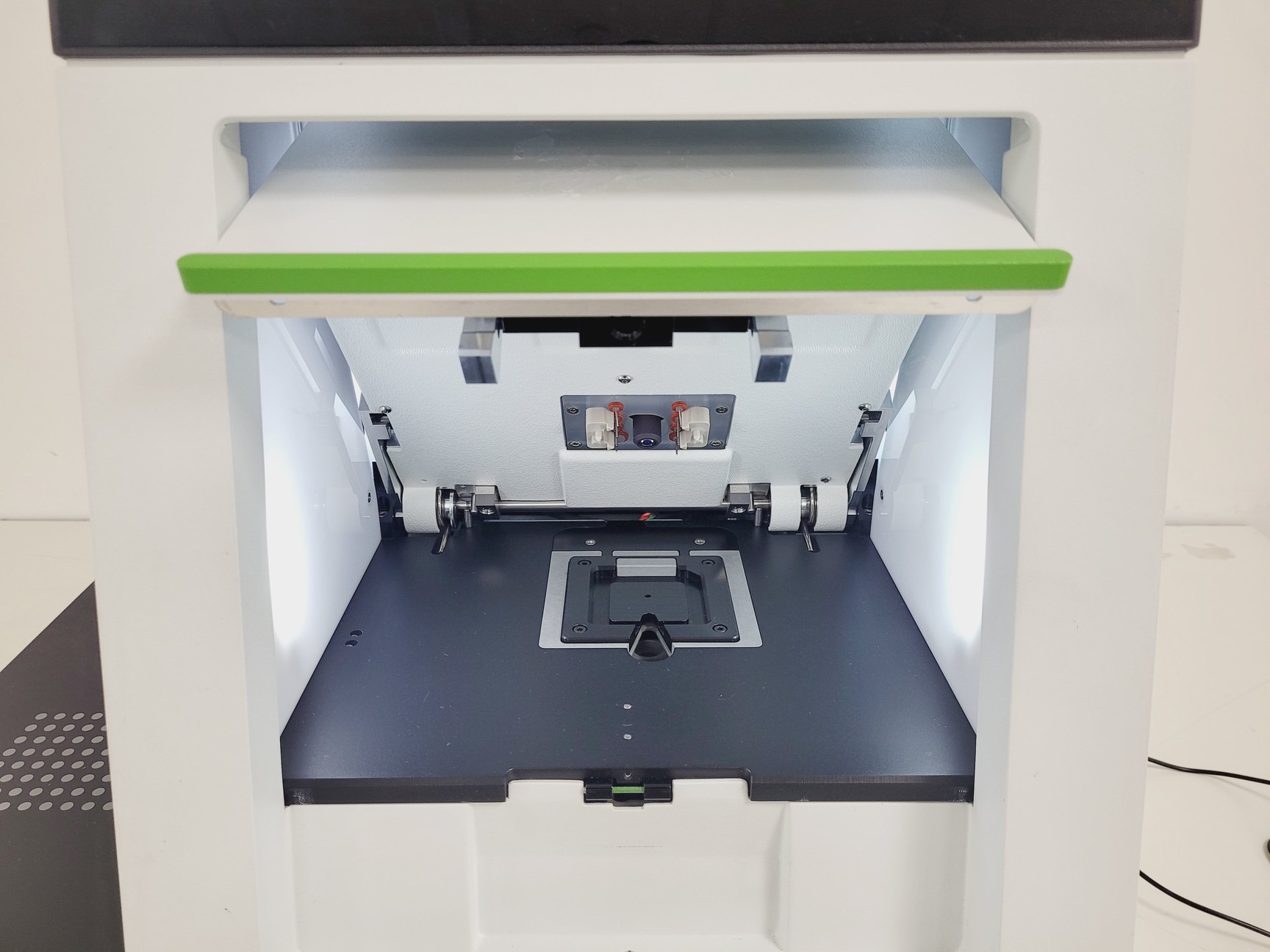 Image of Perkin Elmer - LabChip GX 'Touch HT' Automated Bioanalysis System 