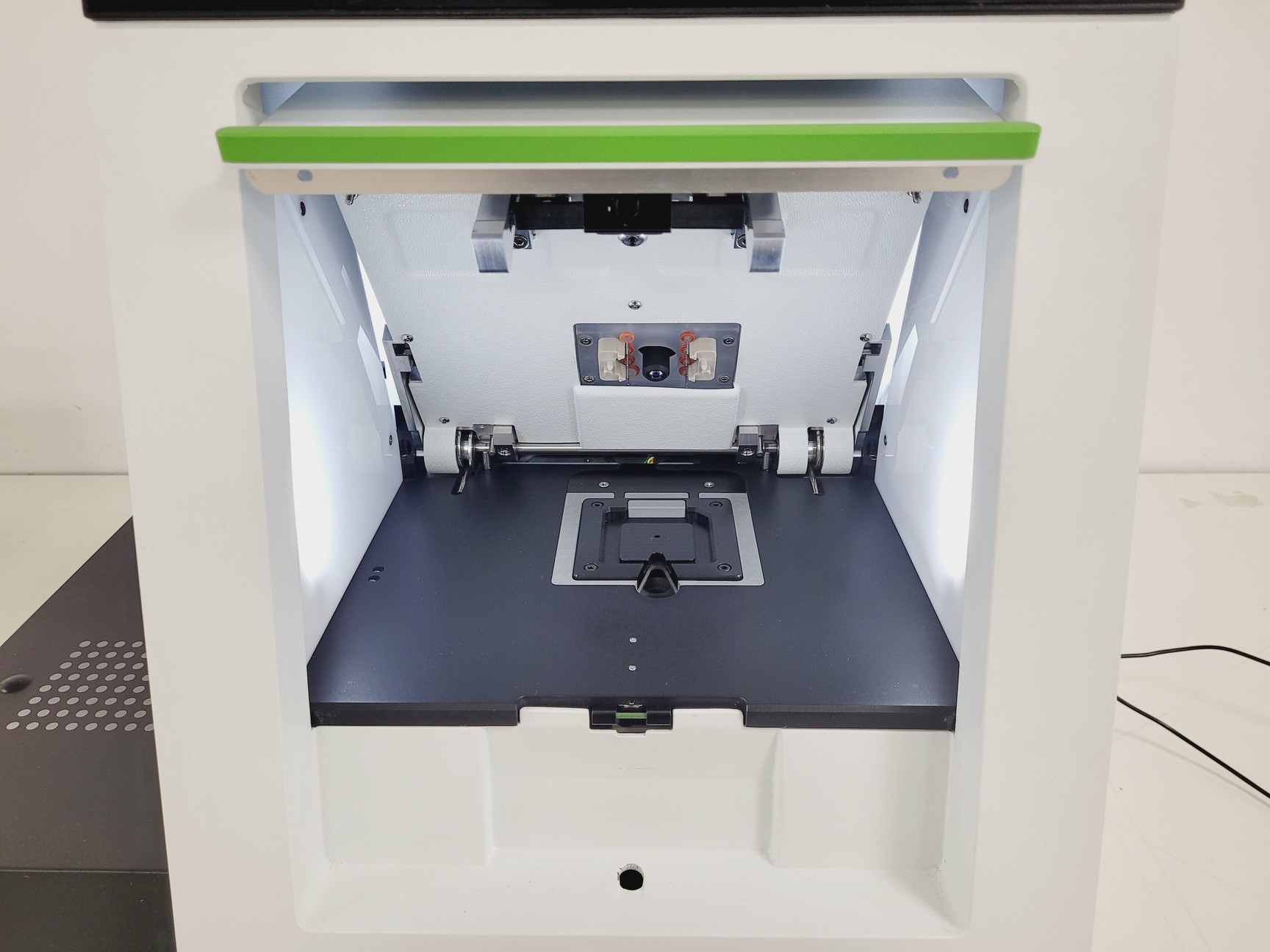 Image of Perkin Elmer Model No. LabChip GX Touch HT Automated Bioanalysis System 