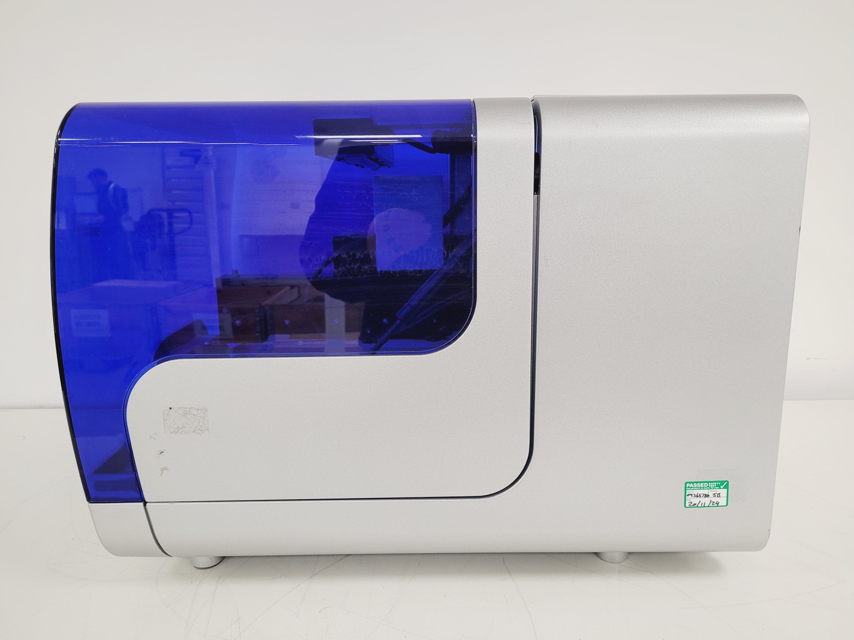 Image of Qiagen Model No. QIAgility HEPA/UV Unit Lab