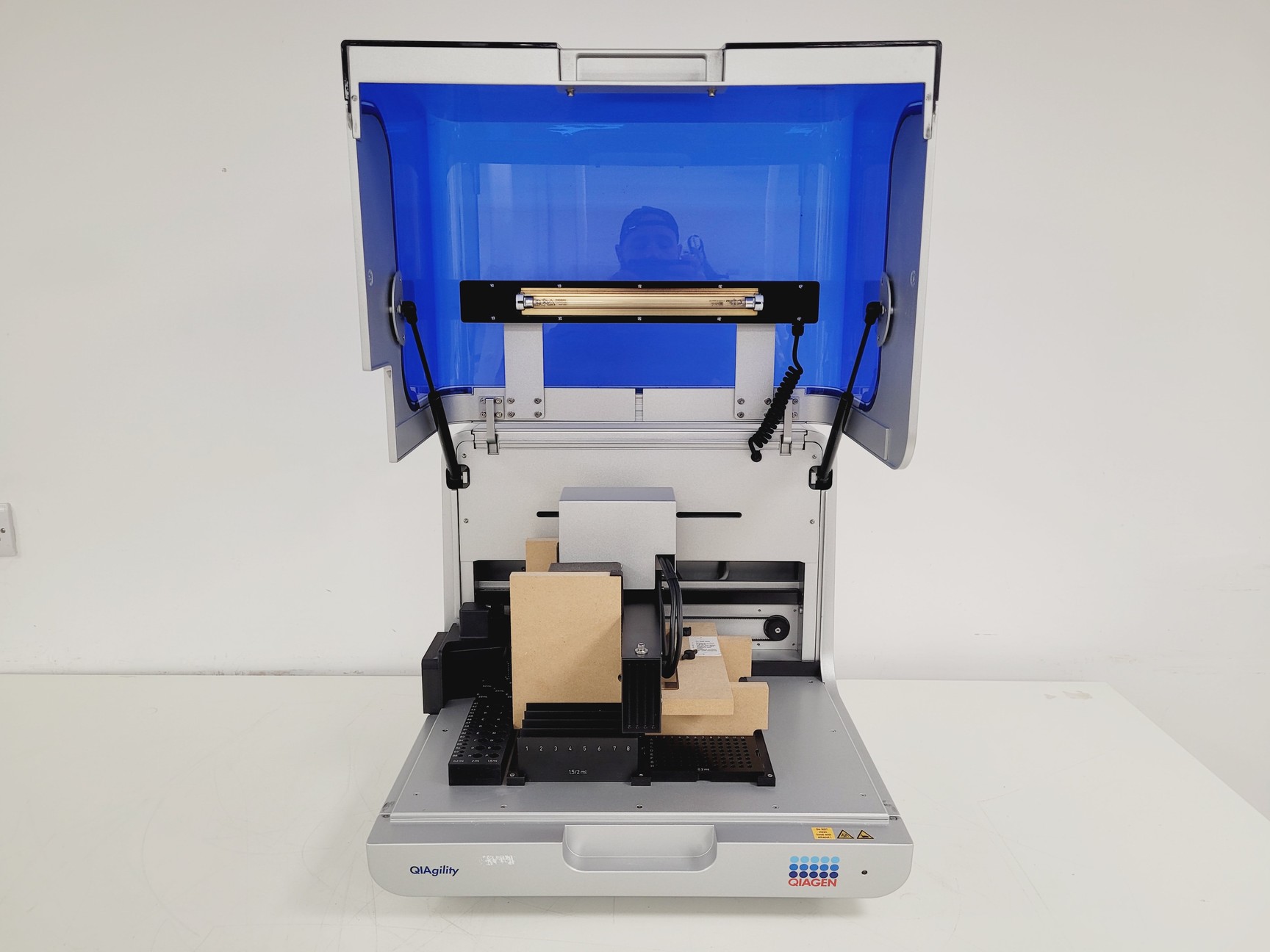 Image of Qiagen Model No. QIAgility HEPA/UV Unit Lab