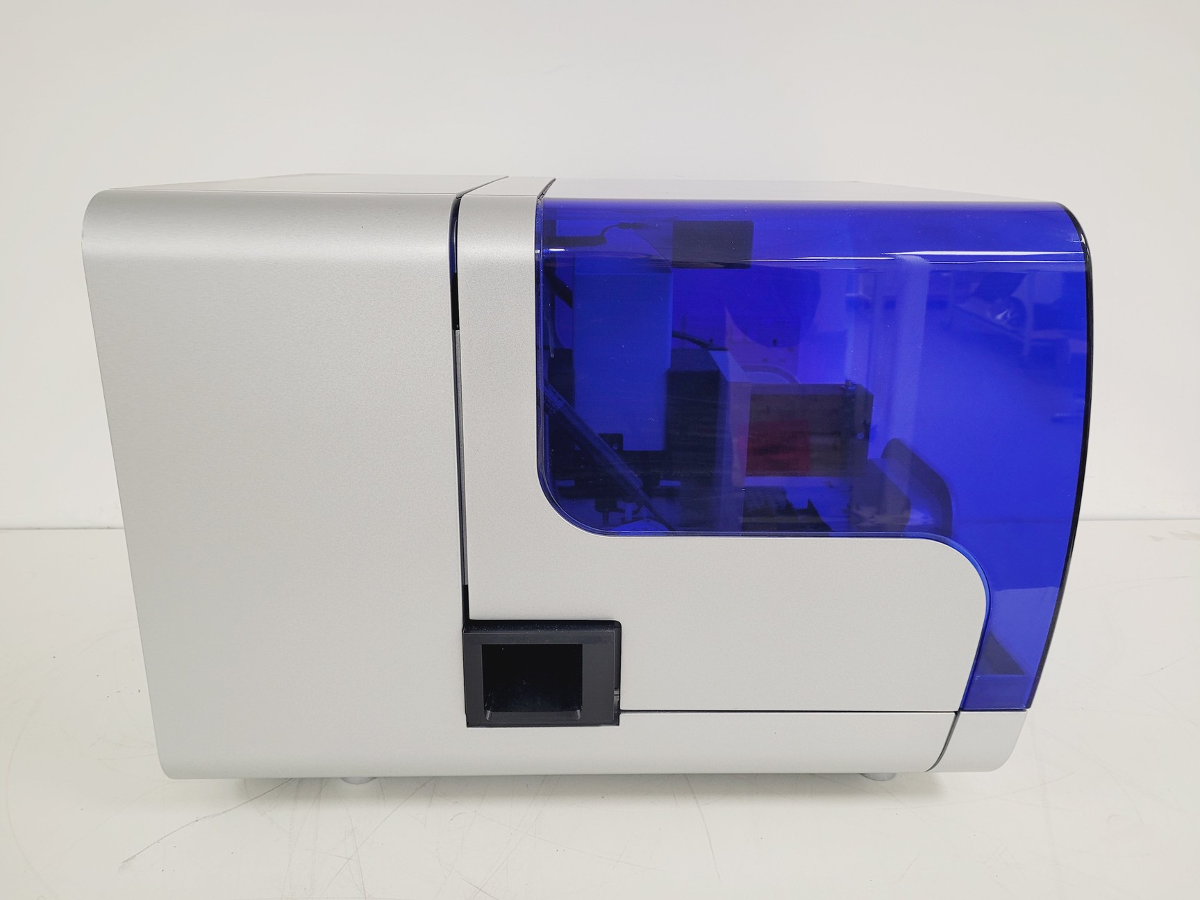 Image of Qiagen Type QIAgility HEPA/UV Unit Lab