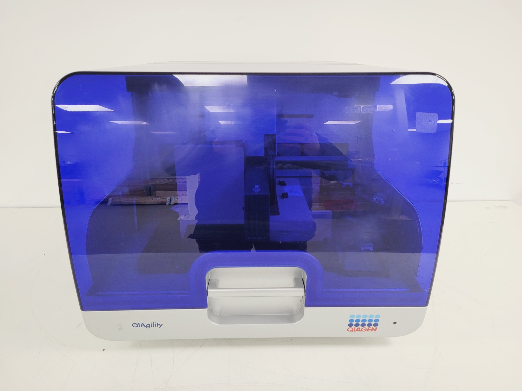 Image of Qiagen Type QIAgility HEPA/UV Unit Lab