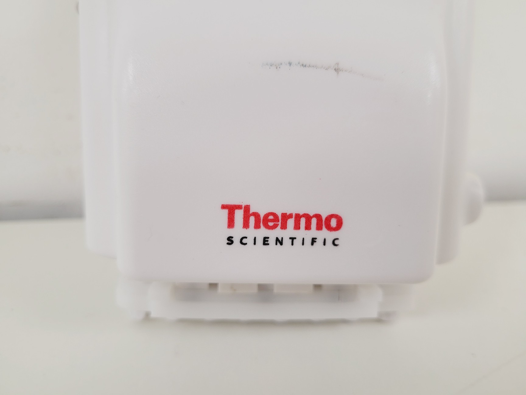 Image of Thermo Scientific 8-Channel Decapper & Stand Lab