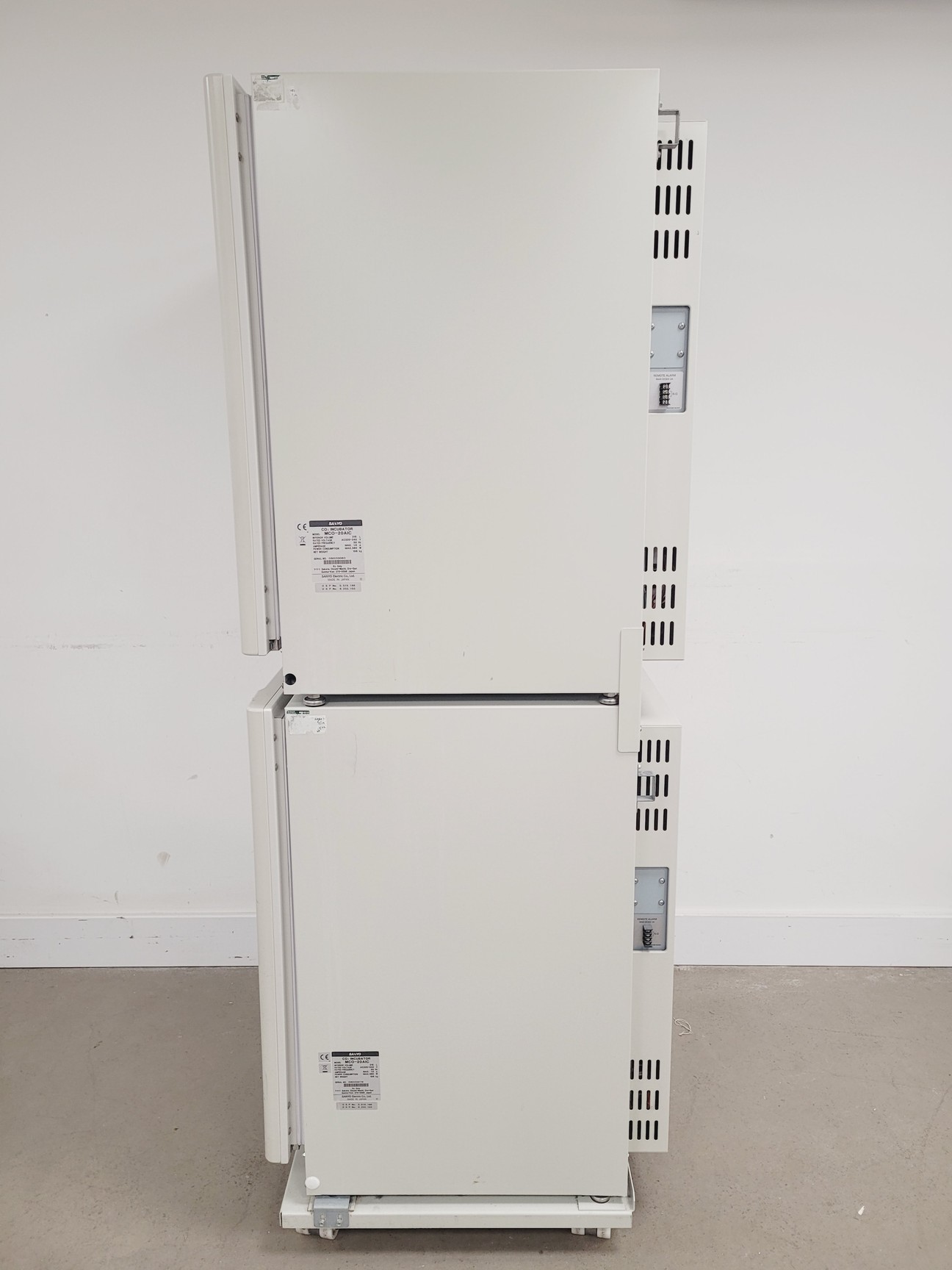 Image of Double Stack Sanyo CO2 Incubator Model-MCO 20AIC Lab