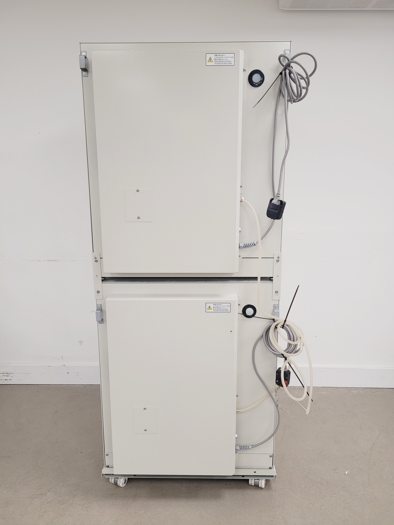 Image of Double Stack Sanyo CO2 Incubator Model-MCO 20AIC Lab