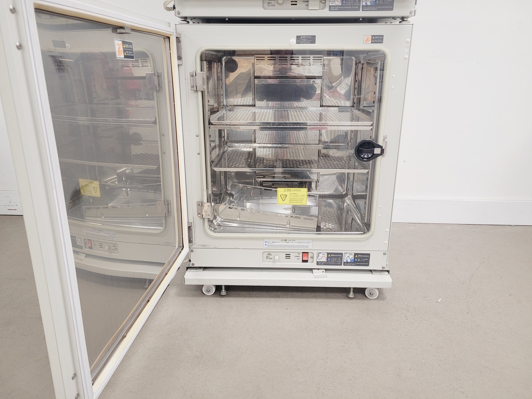 Image of Double Stack Sanyo CO2 Incubator Model-MCO 20AIC Lab