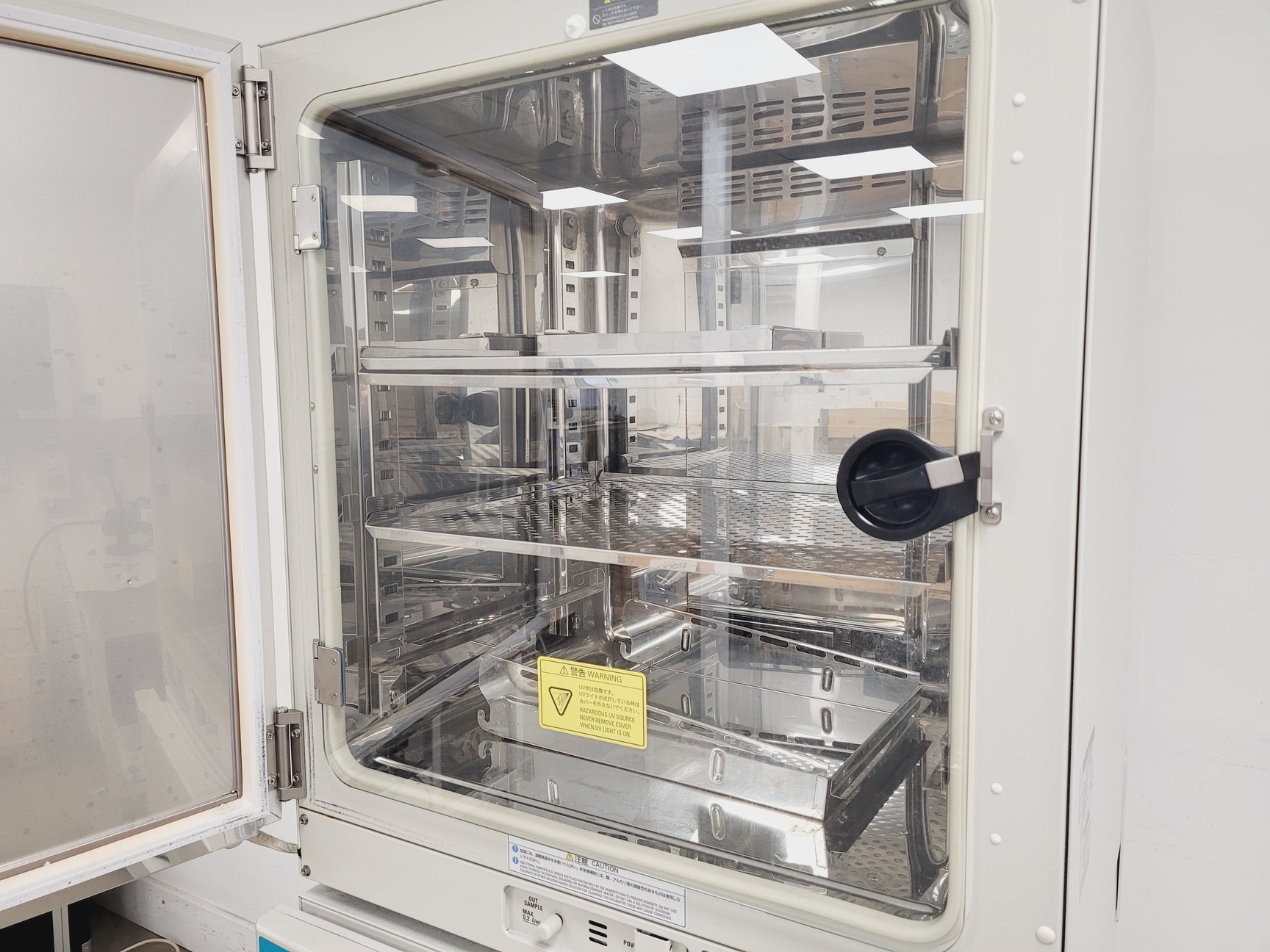 Image of Double Stack Sanyo CO2 Incubator Model-MCO 20AIC Lab