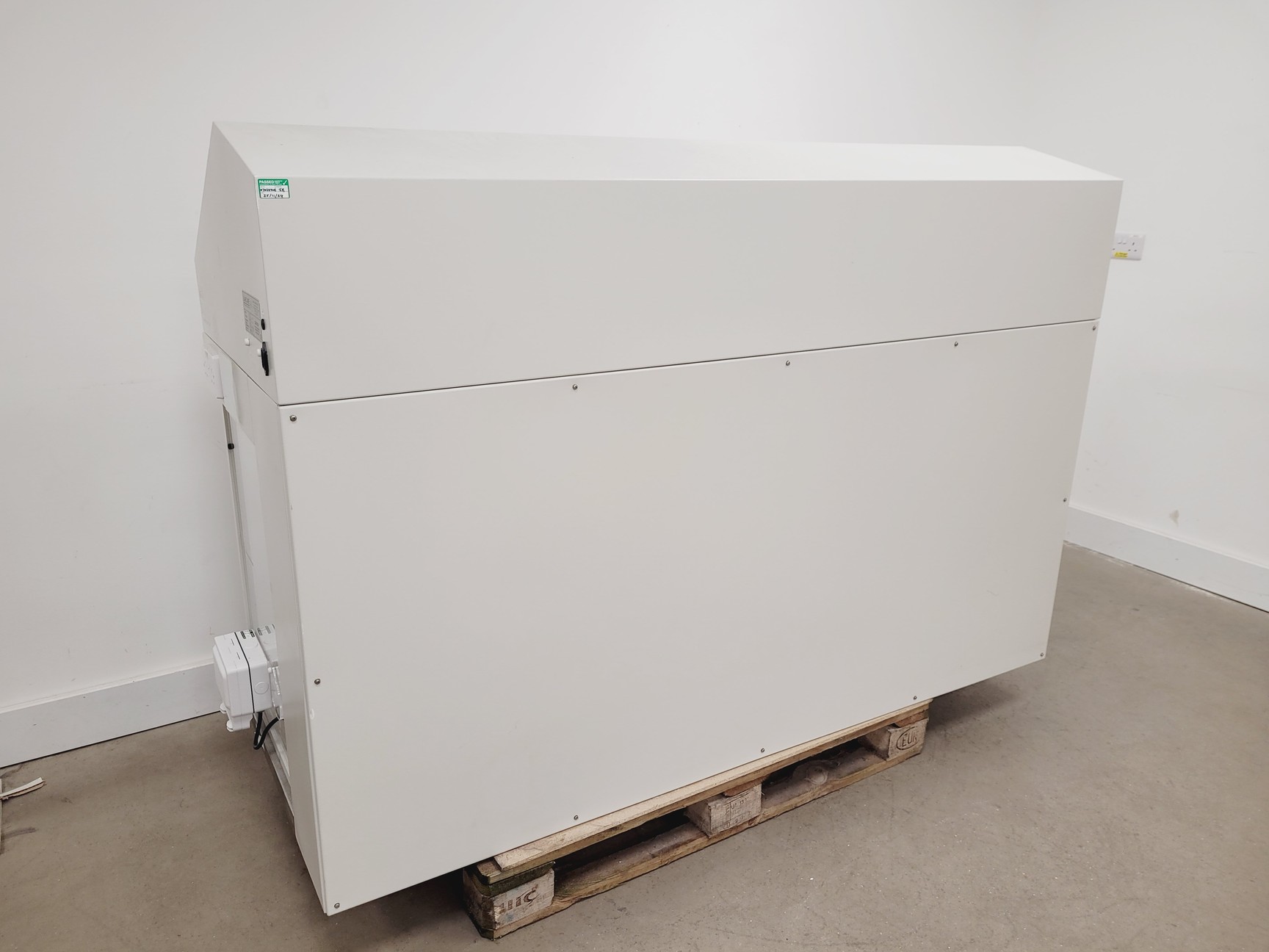 Image of LabCaire Fume Cabinet Model HLF18 Lab