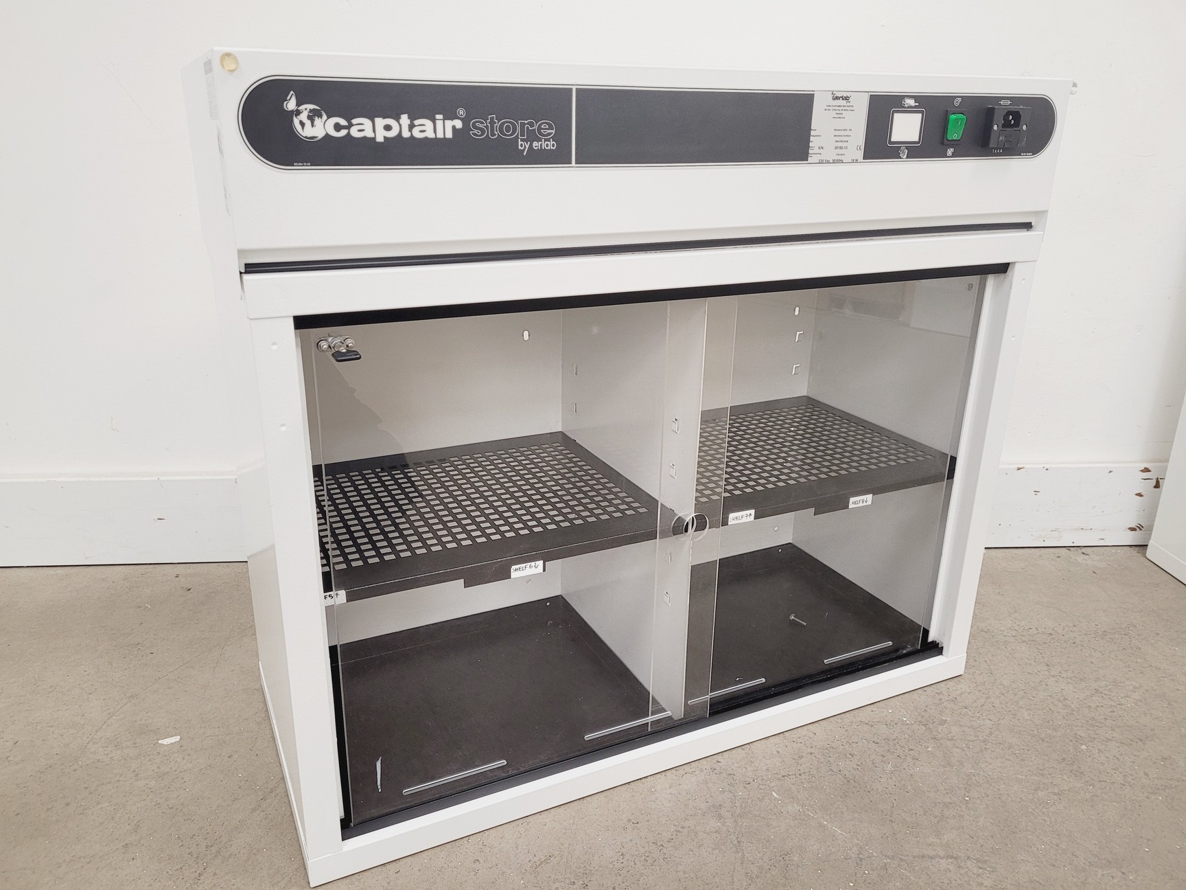 Image of Captair Erlab Ministore 822A - GB Cabinet Lab