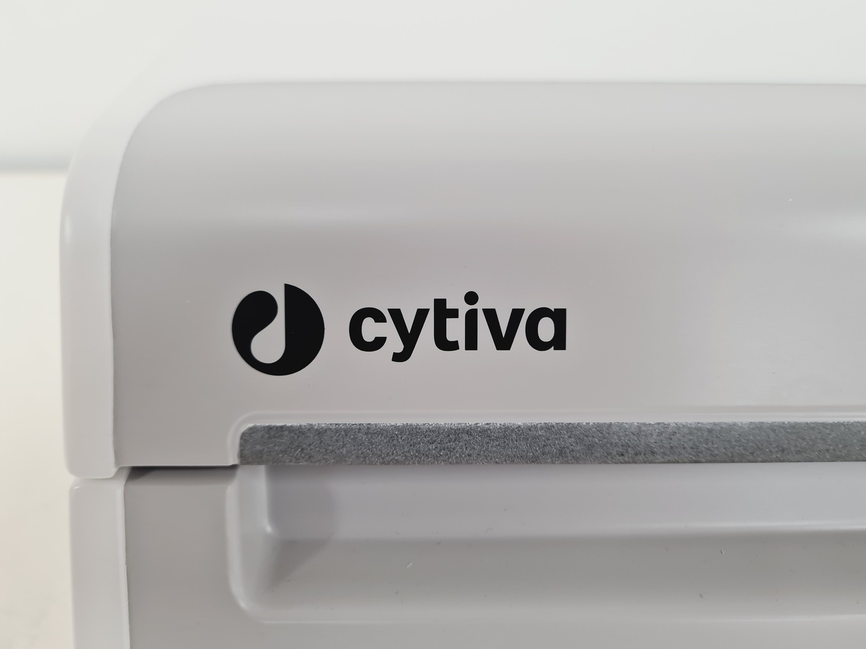 Image of Cytiva VIA Thaw MD1000 Dry Automated Thawing Machine Lab