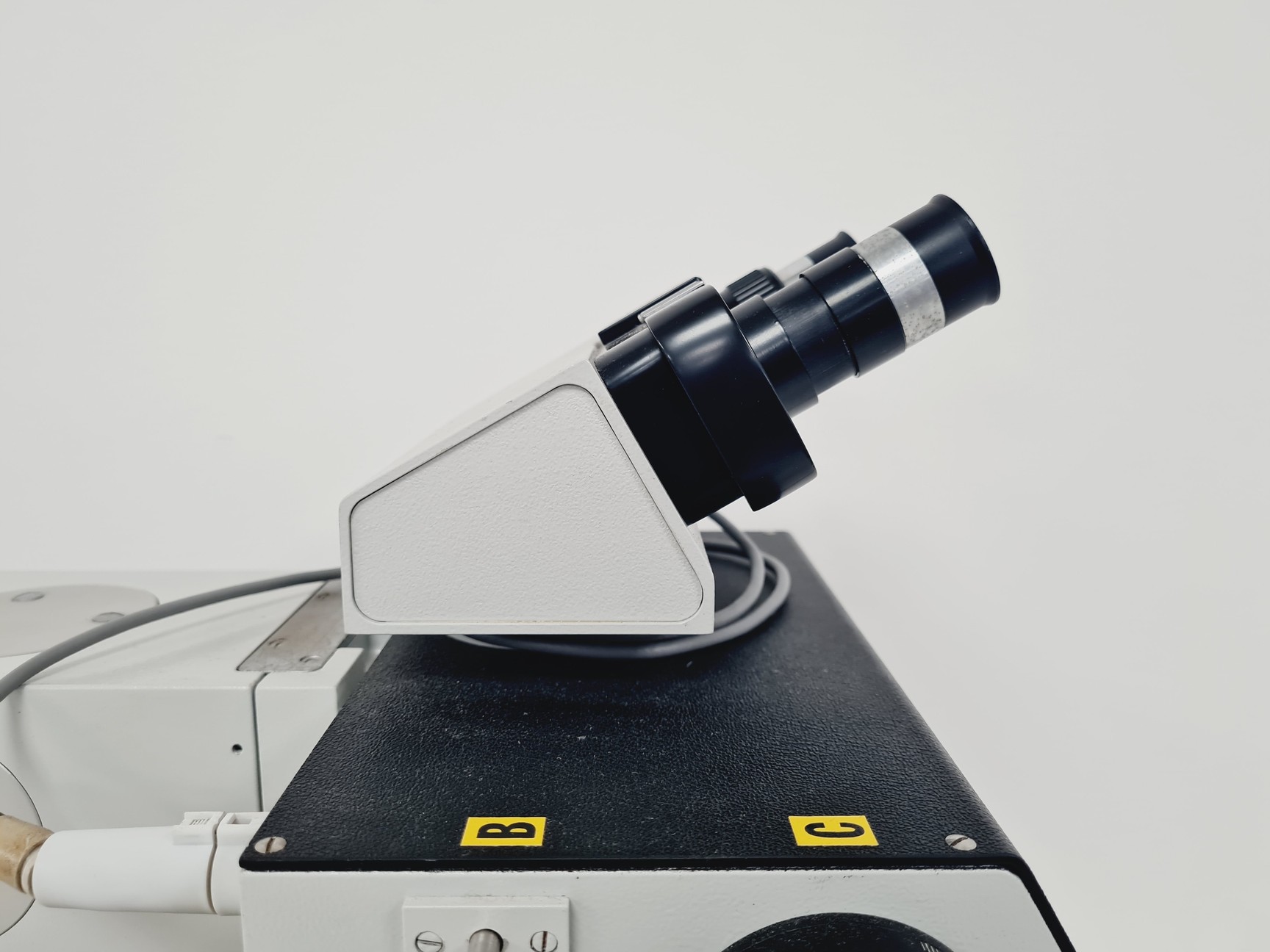 Image of Vickers M41 Photoplan Fluorescence Microscope w/ 4 x Objective Epiplan, Plan Lab