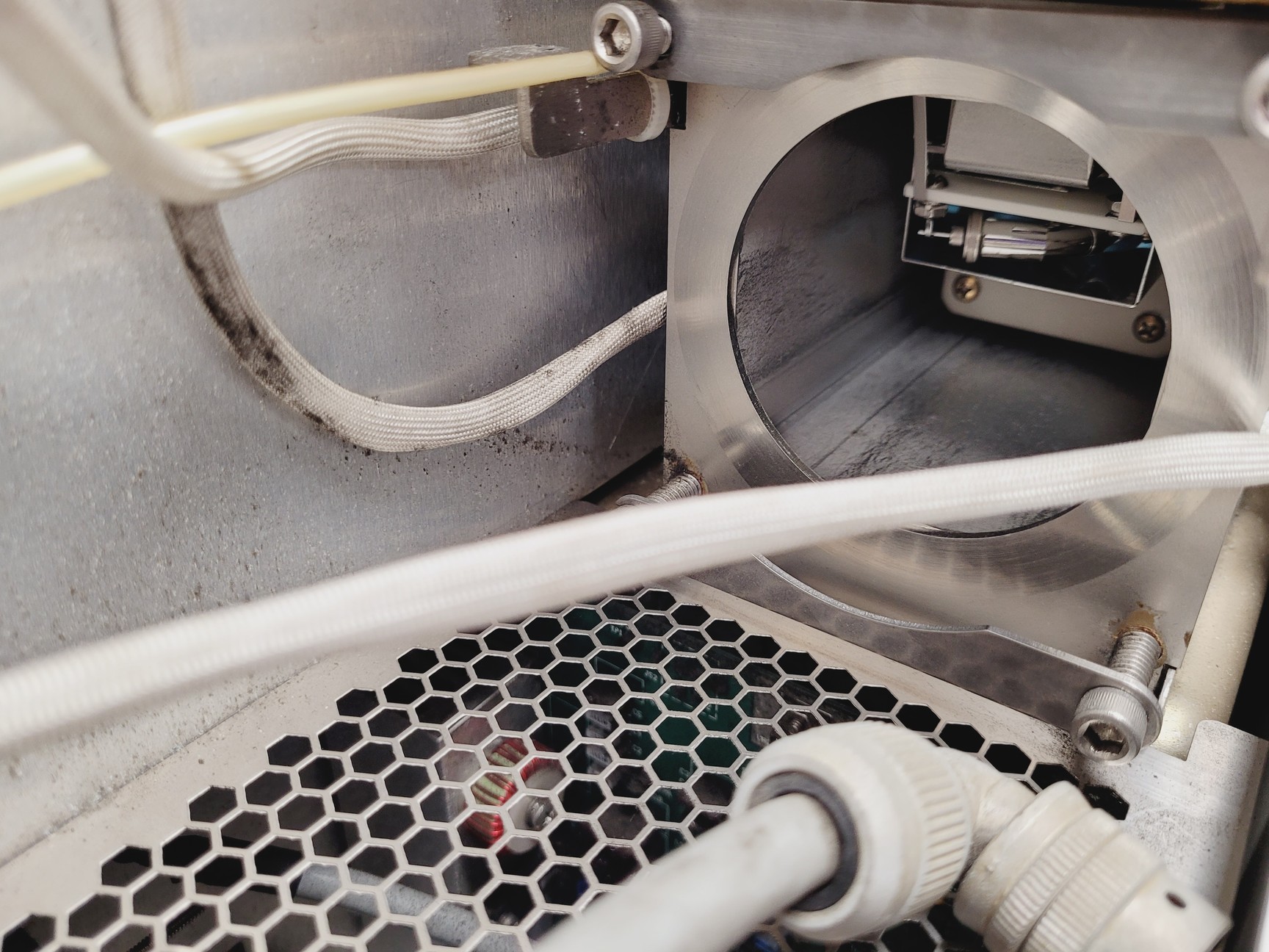 Image of Varian Saturn 2000/2000R  Mass Spec Lab Faulty