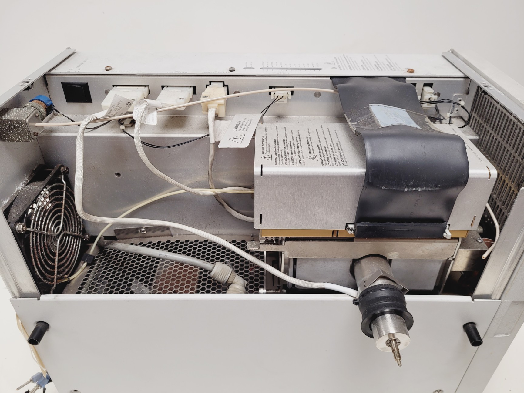 Image of Varian Saturn 2000/2000R  Mass Spec Lab Faulty