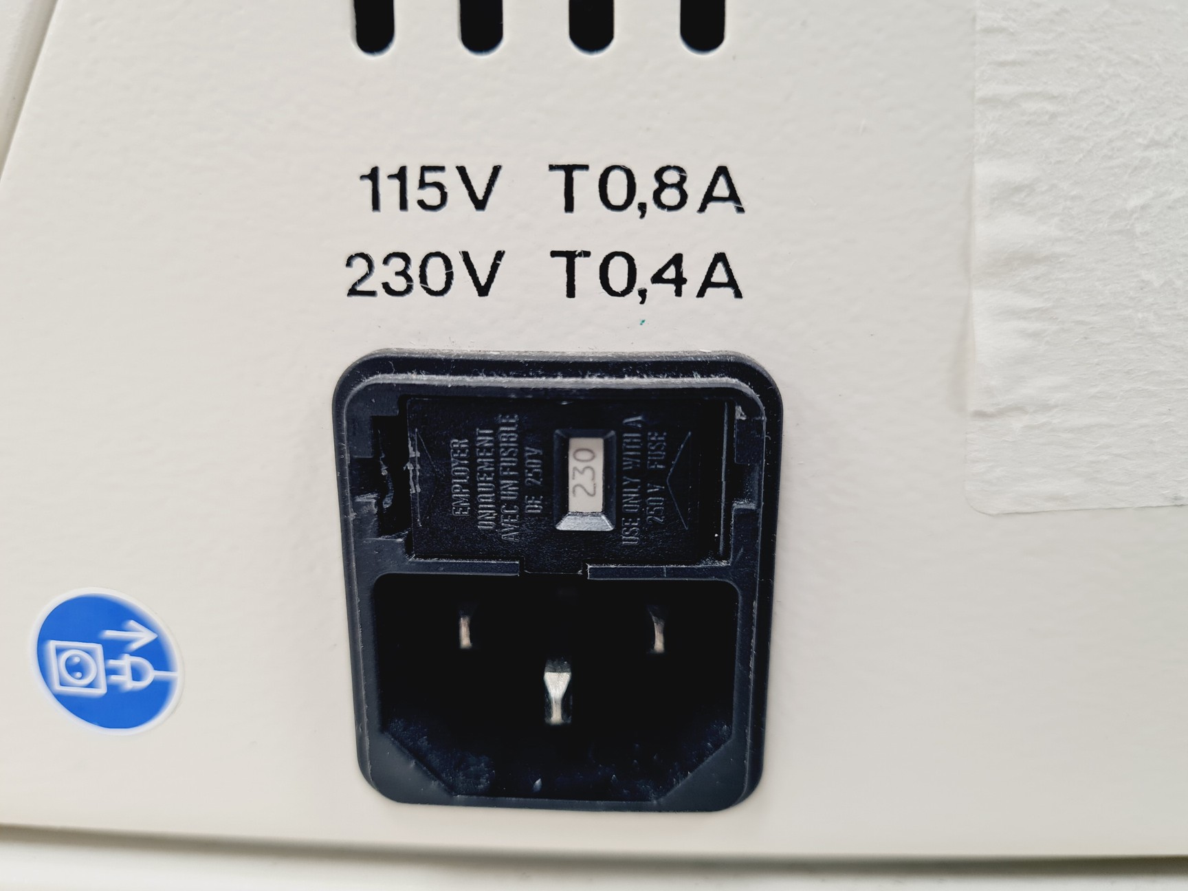 Image of Zeiss Axiovert 25 Inverted Microscope w/ 3 x Achrostigmat Objectives 10/20/40x