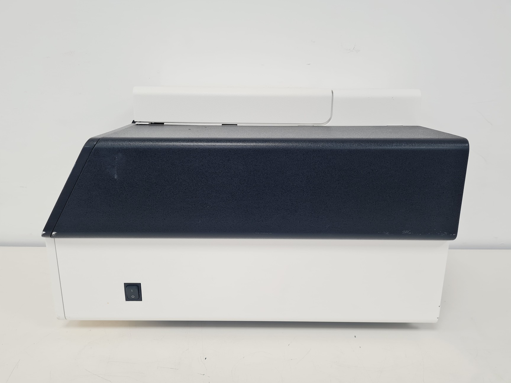 Image of Illumina cBot 800 Automated Amplification DNA Sequencer Lab