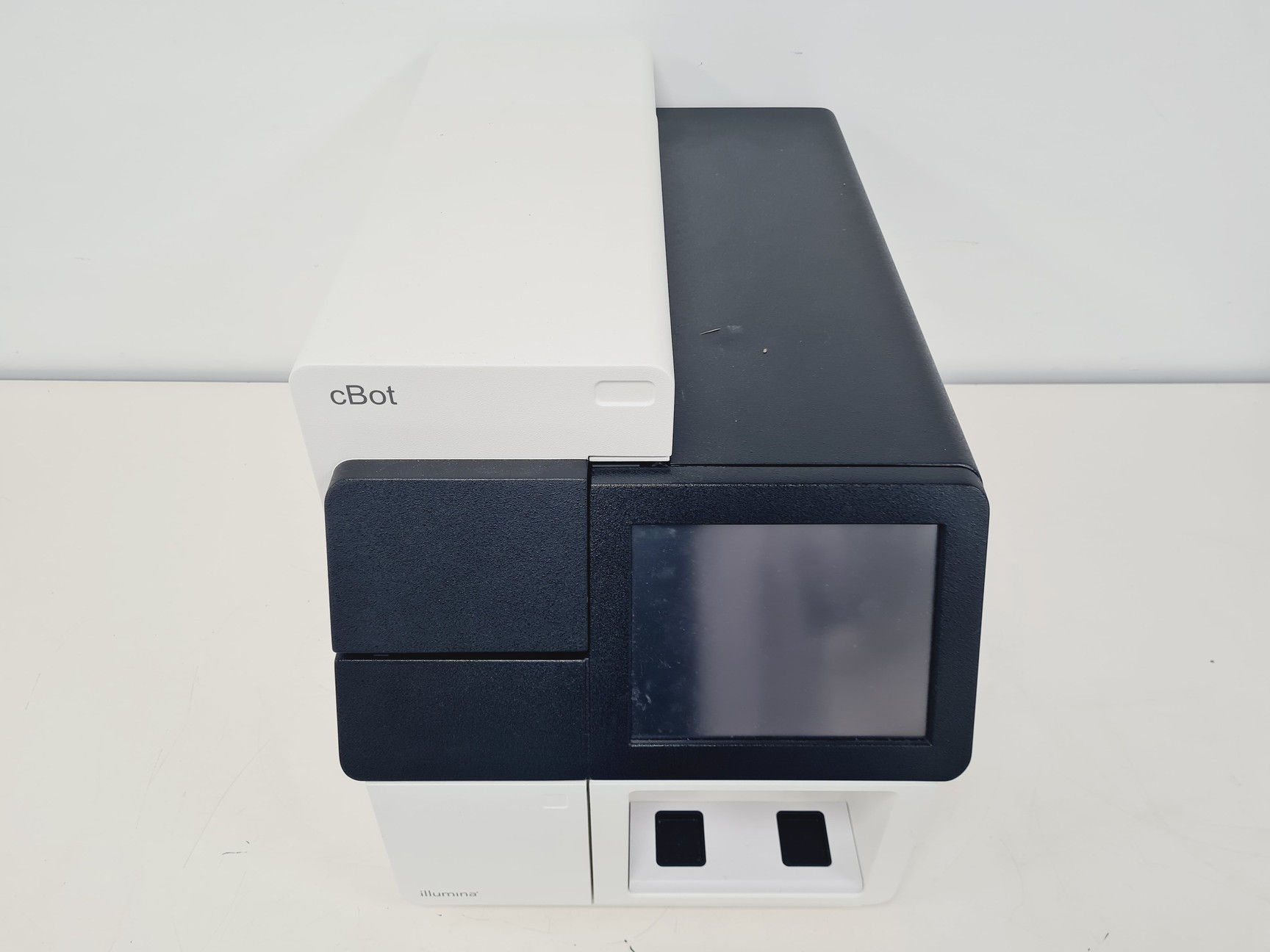 Image of Illumina cBot 800 Automated Amplification DNA Sequencer Lab