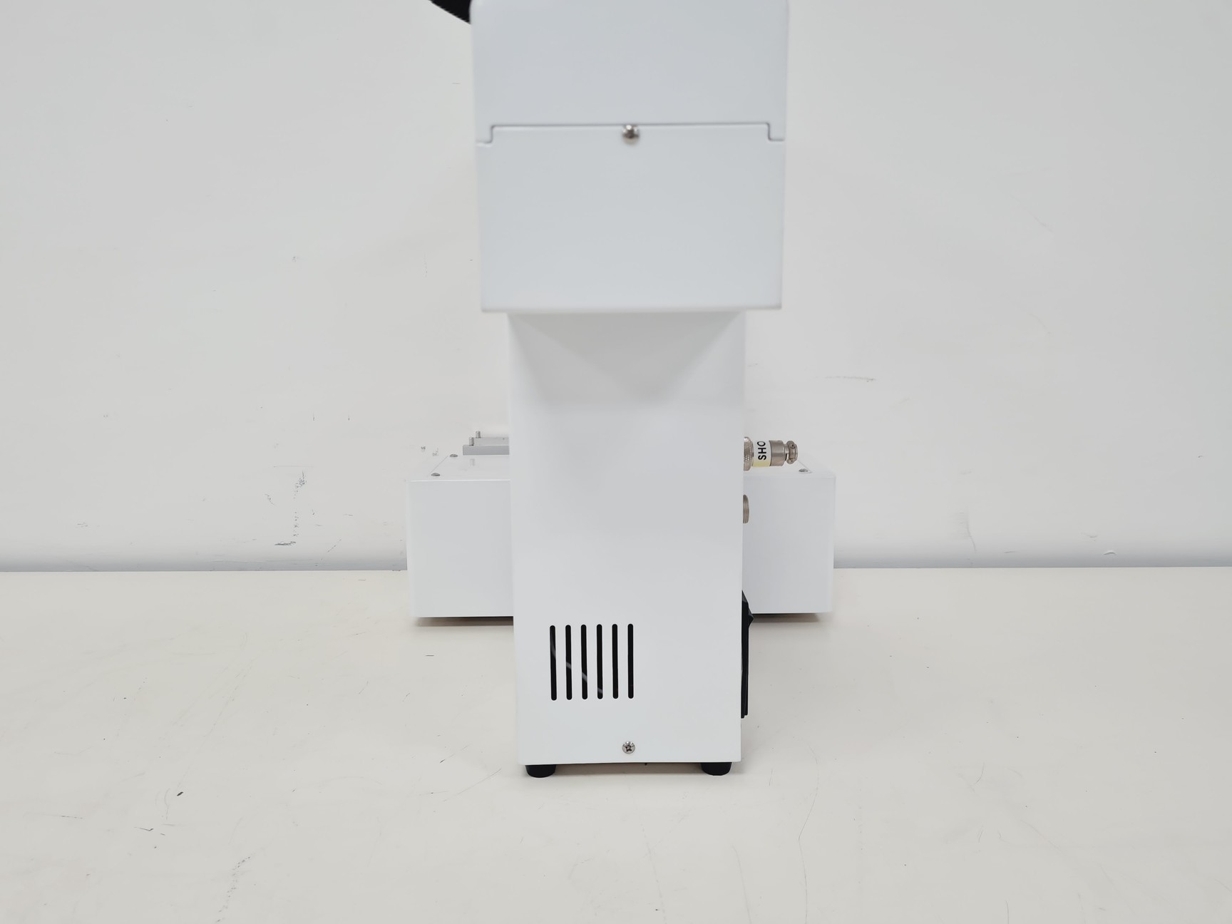 Image of Fisnar F4200N.1 Bechtop Dispensing Robot Lab