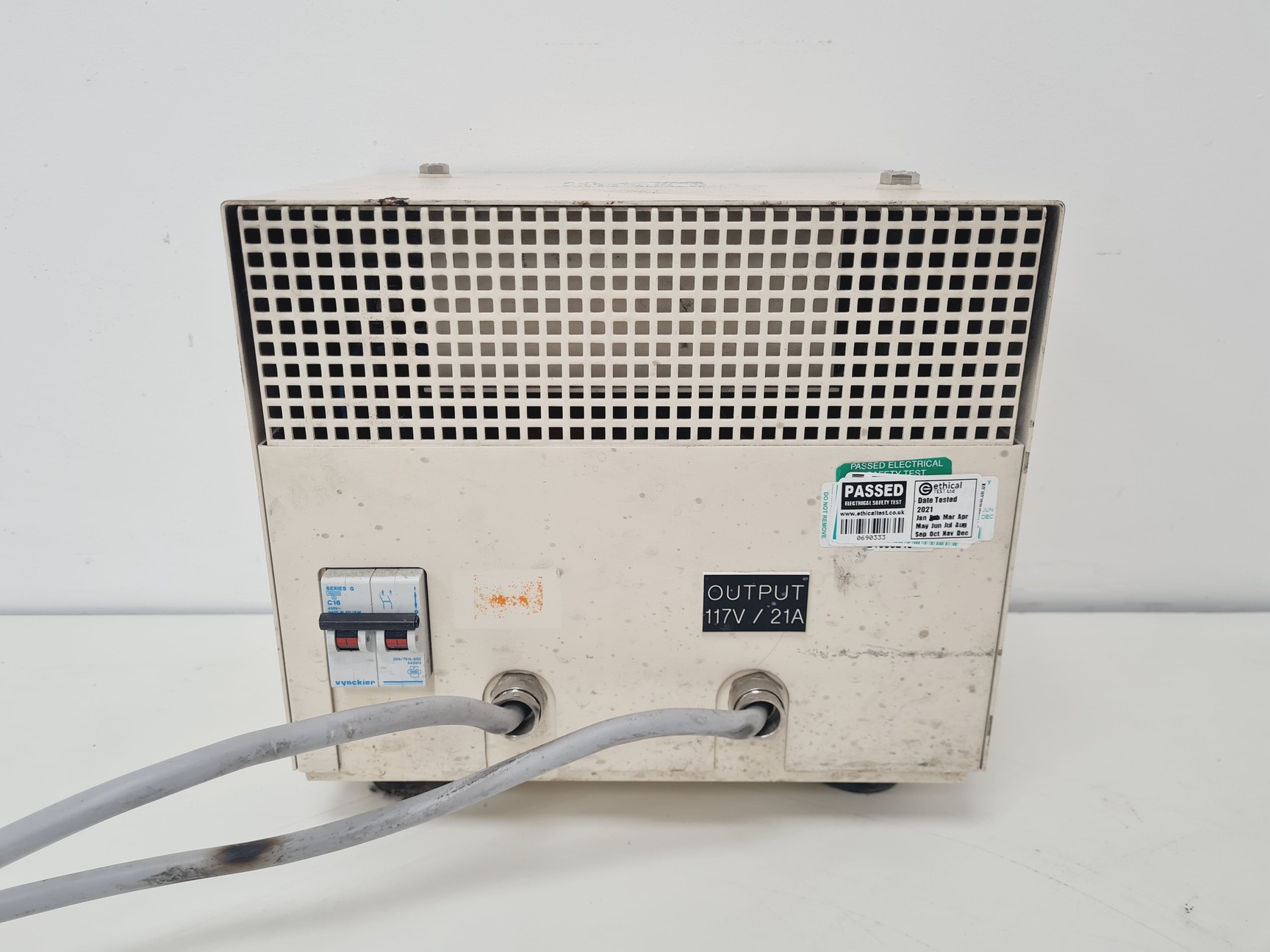 Image of BD FACSCalibur Flow Cytometer + Transformer Lab