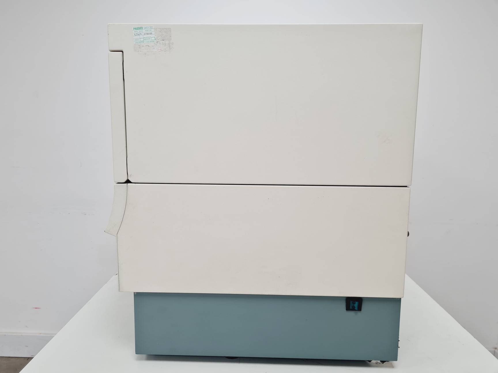 Image of BD FACSCalibur Flow Cytometer + Transformer Lab