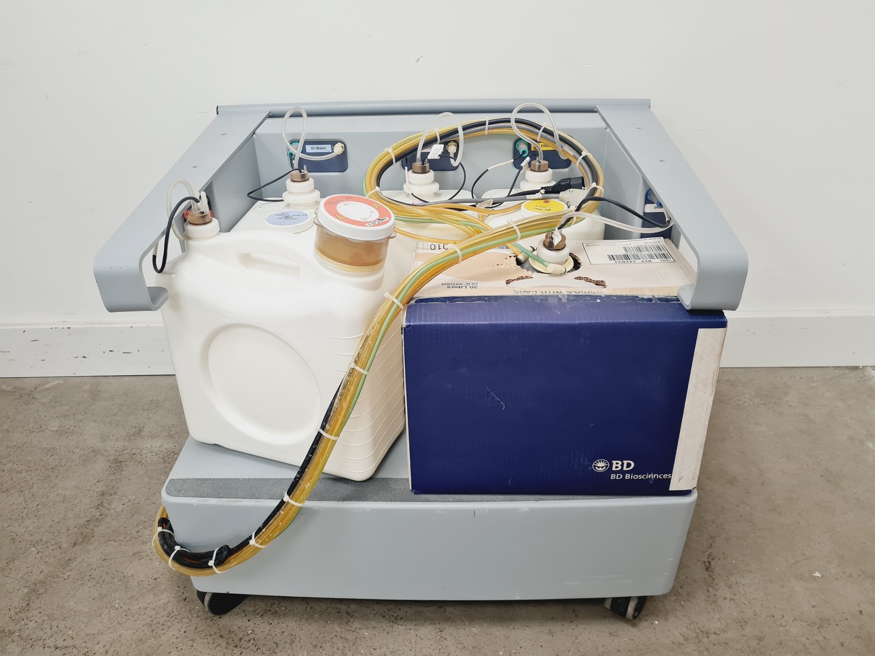 Image of BD Biosciences FACSAria Cell Sorter w/ Fluids Cart & Accessories Lab