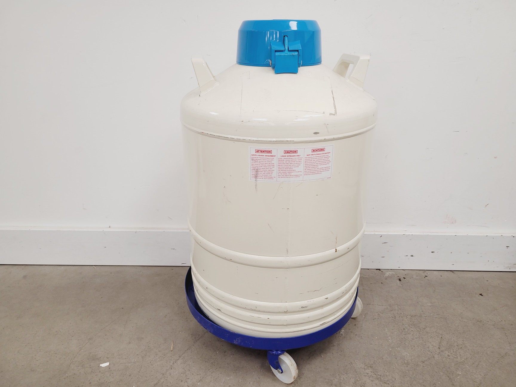 Image of GT 38 Liquid Nitrogen Dewar with 6 x Storage Racks Lab