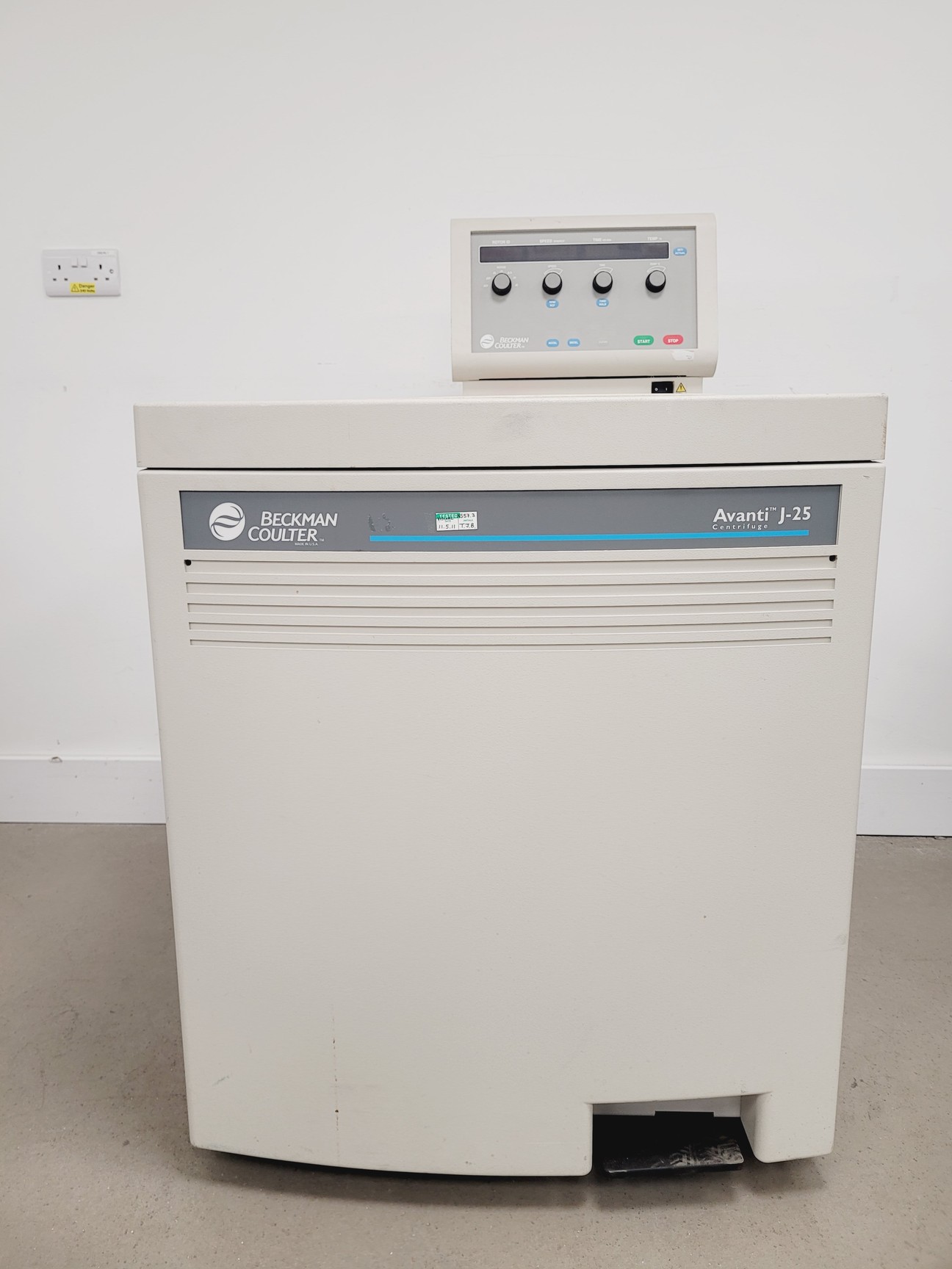 Image of Beckman Coulter Avanti J-25 Centrifuge Lab Spares/Repairs