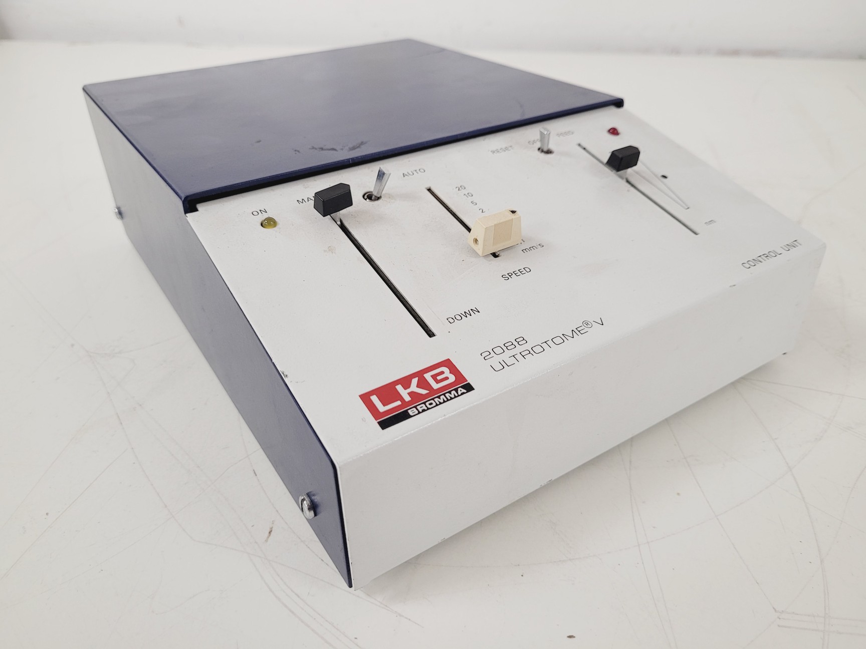 Image of LKB Bromma 2088 Ultrotome V Microtome System Lab