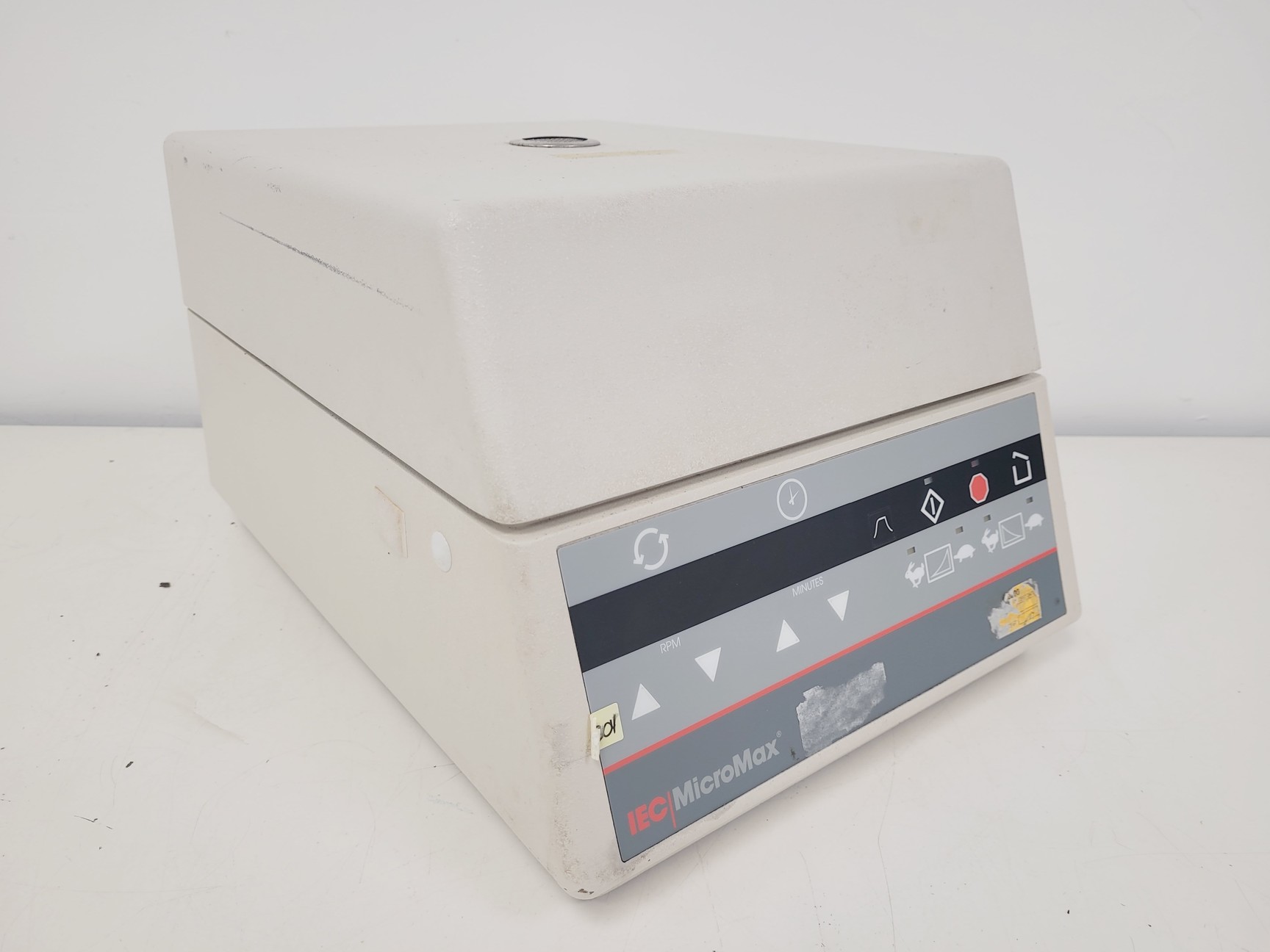 Image of IEC MicroMax Benchtop Centrifuge Lab