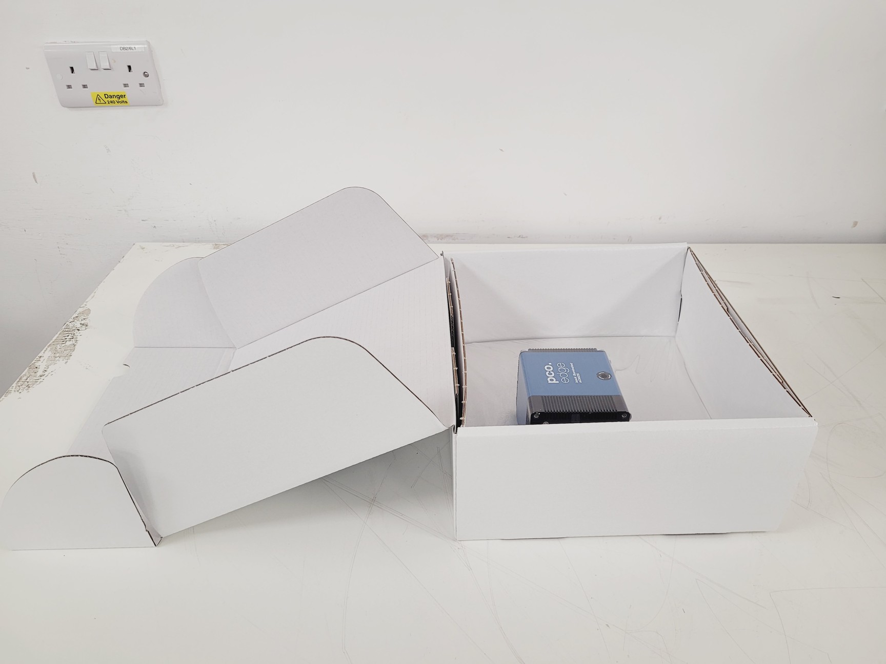 Image of PCO. EDGE.4.2 Bi. USB : Back Illuminated SCMOS Camera