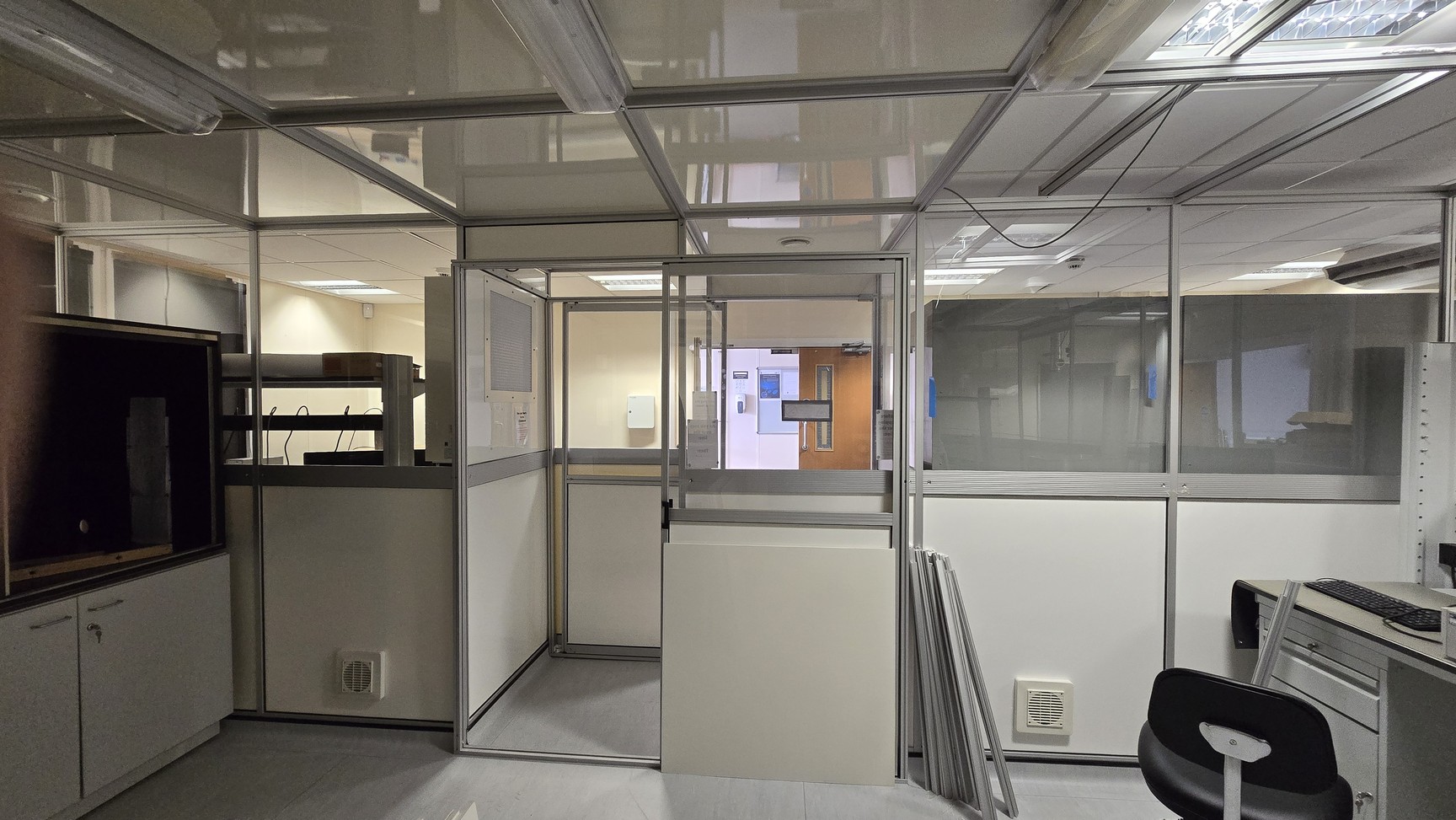 Image of Monmouth Scientific Aluminium Modular Cleanroom 6m x 4m, 3 x CAM2250 Filter Lab