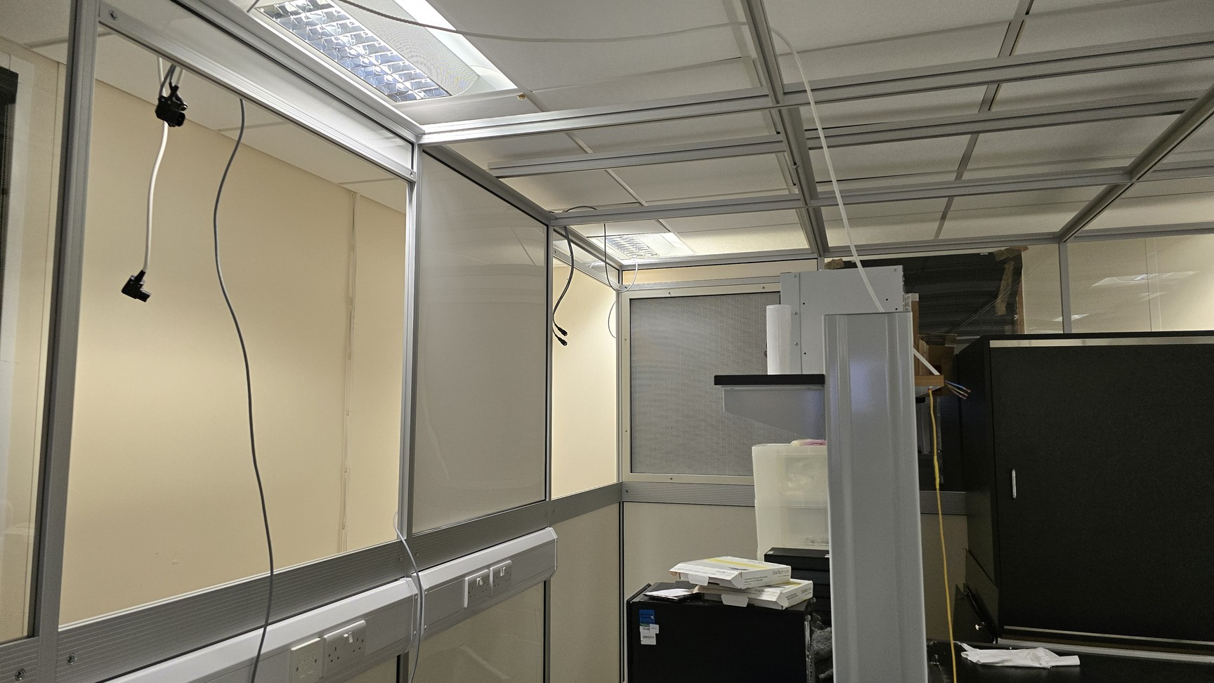 Image of Monmouth Scientific Aluminium Modular Cleanroom 6m x 4m, 3 x CAM2250 Filter Lab