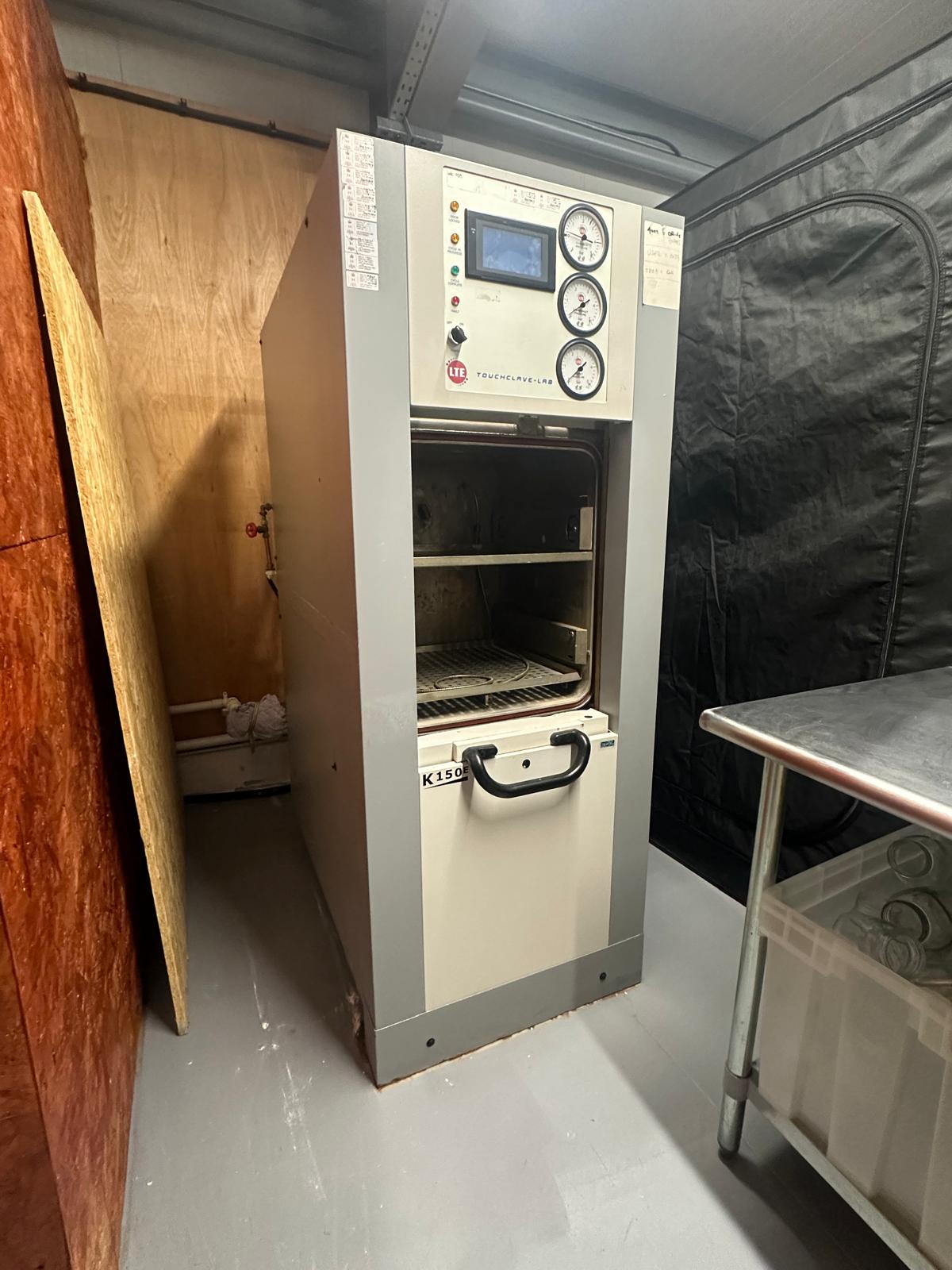 Image of LTE Touch-Clave K150e Autoclave Lab